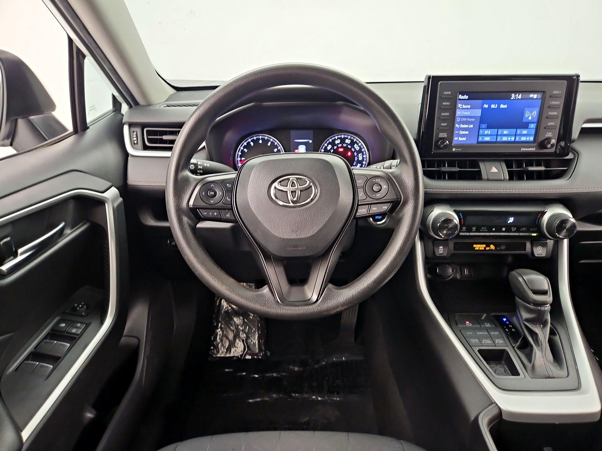 Thumbnail: 2022 Toyota RAV4 - 10