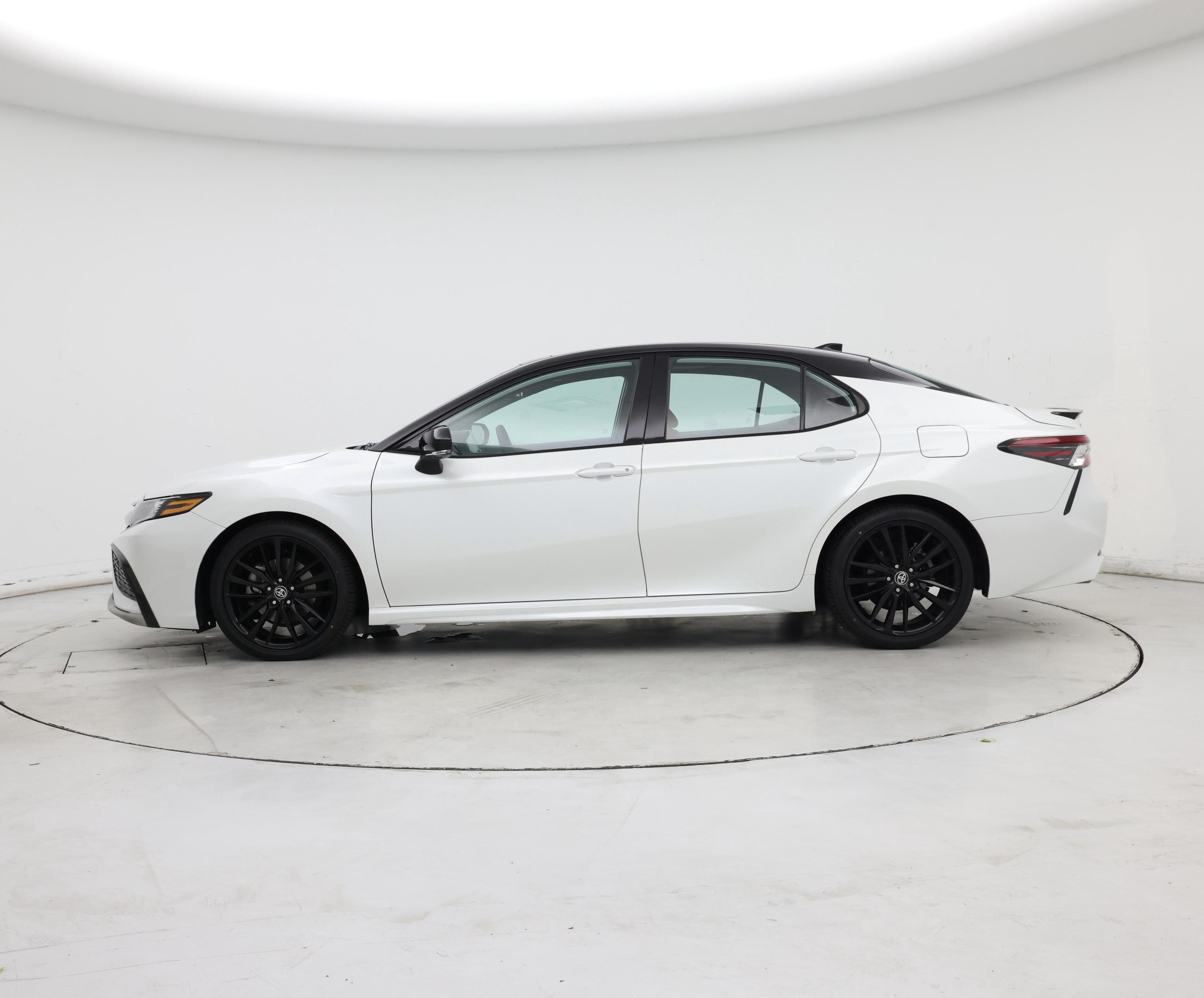 Thumbnail: 2022 Toyota Camry - 3