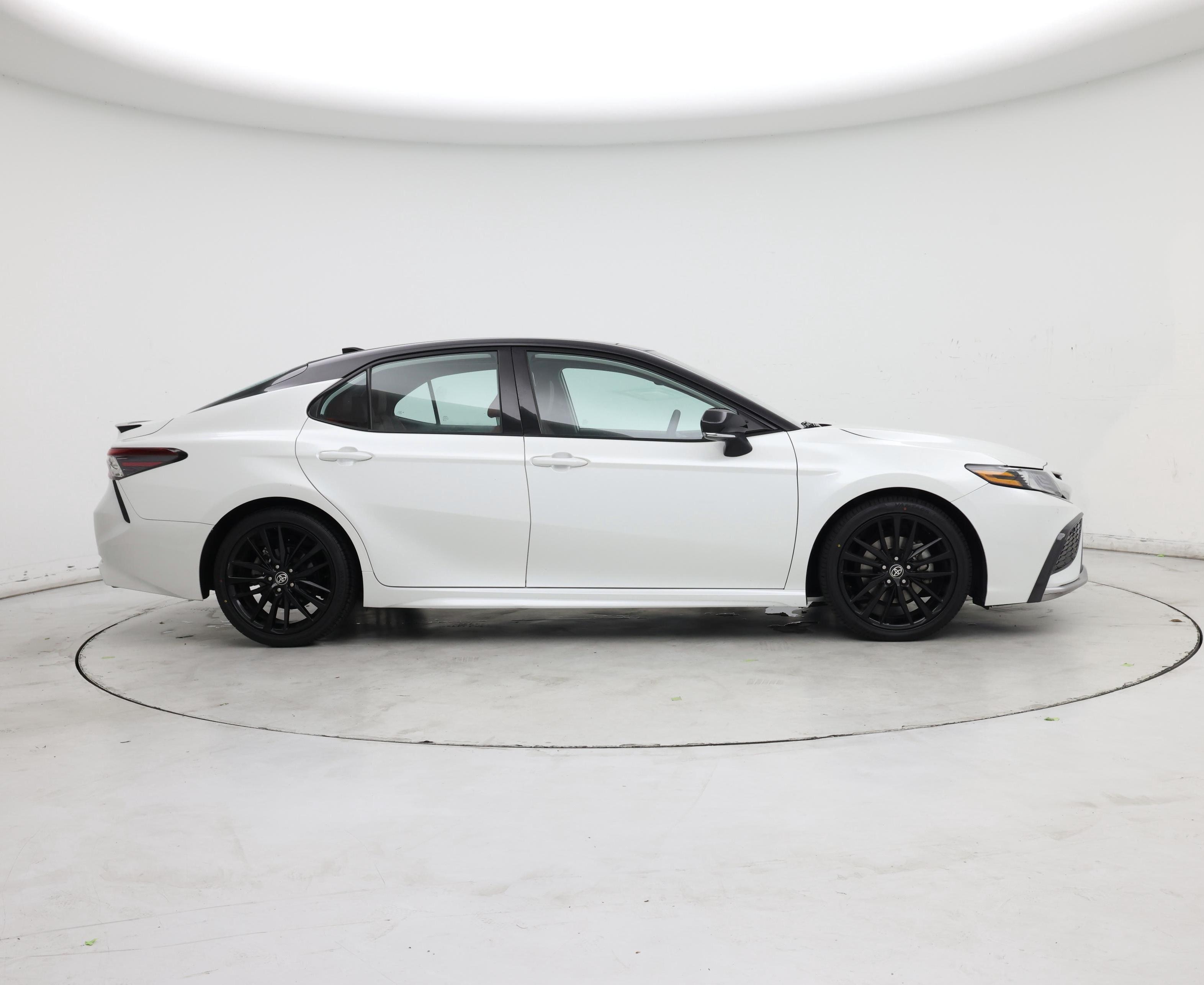 Thumbnail: 2022 Toyota Camry - 7