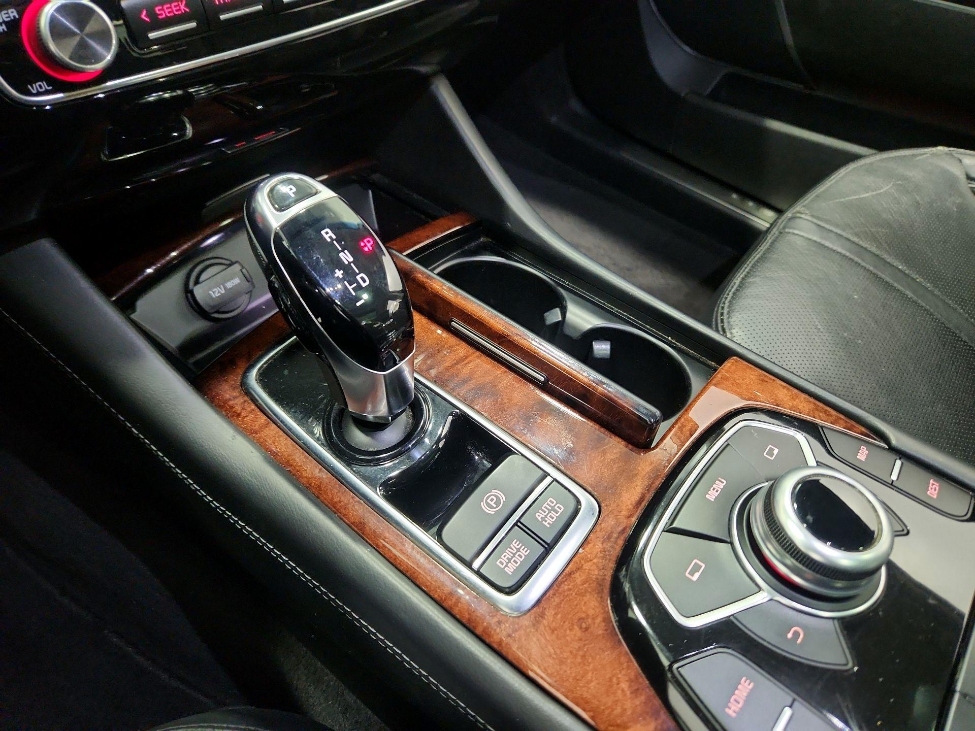 Thumbnail: 2015 Kia K900 - 18