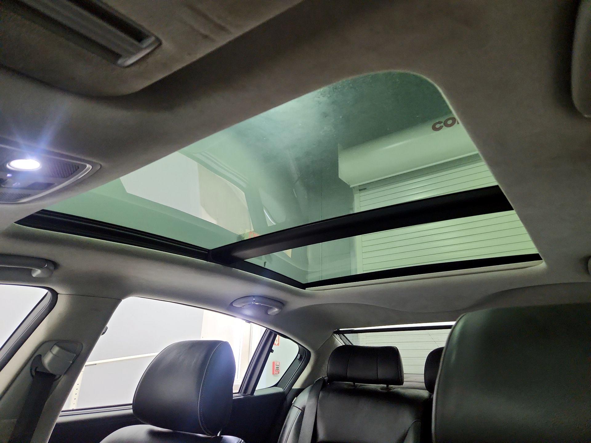 Thumbnail: 2015 Kia K900 - 20