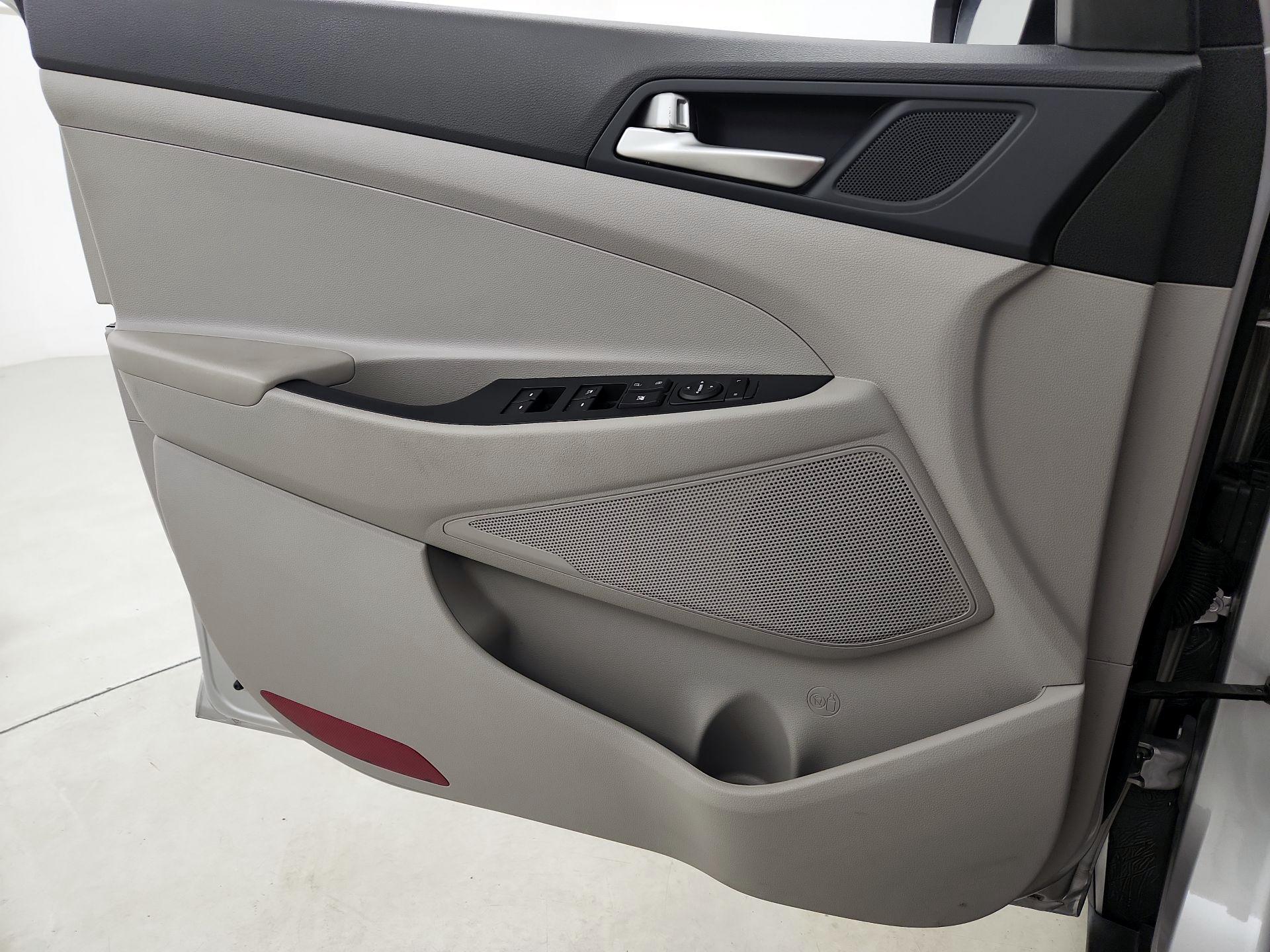 Thumbnail: 2021 Hyundai Tucson - 12