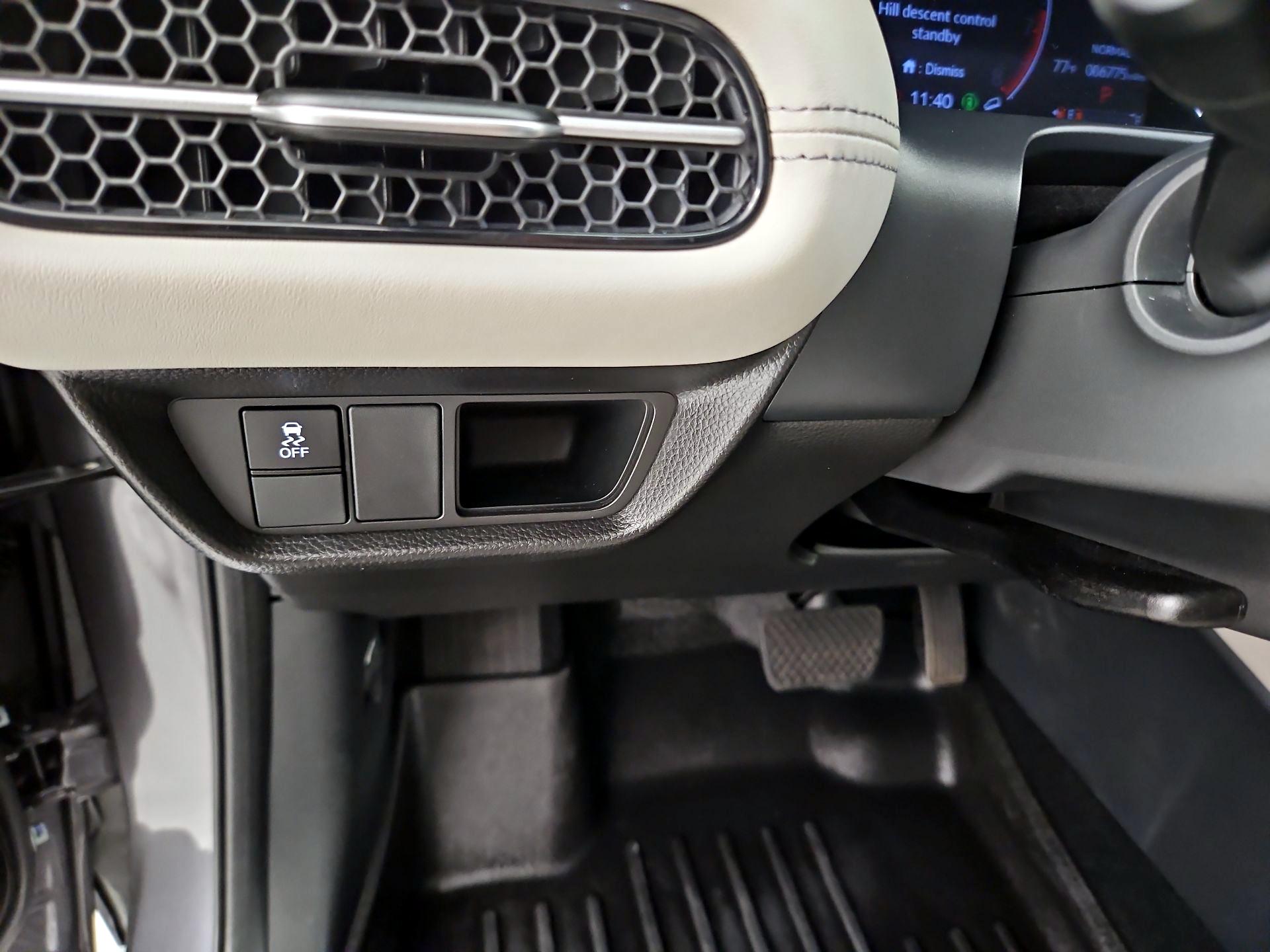 Thumbnail: 2025 Honda HR-V - 13