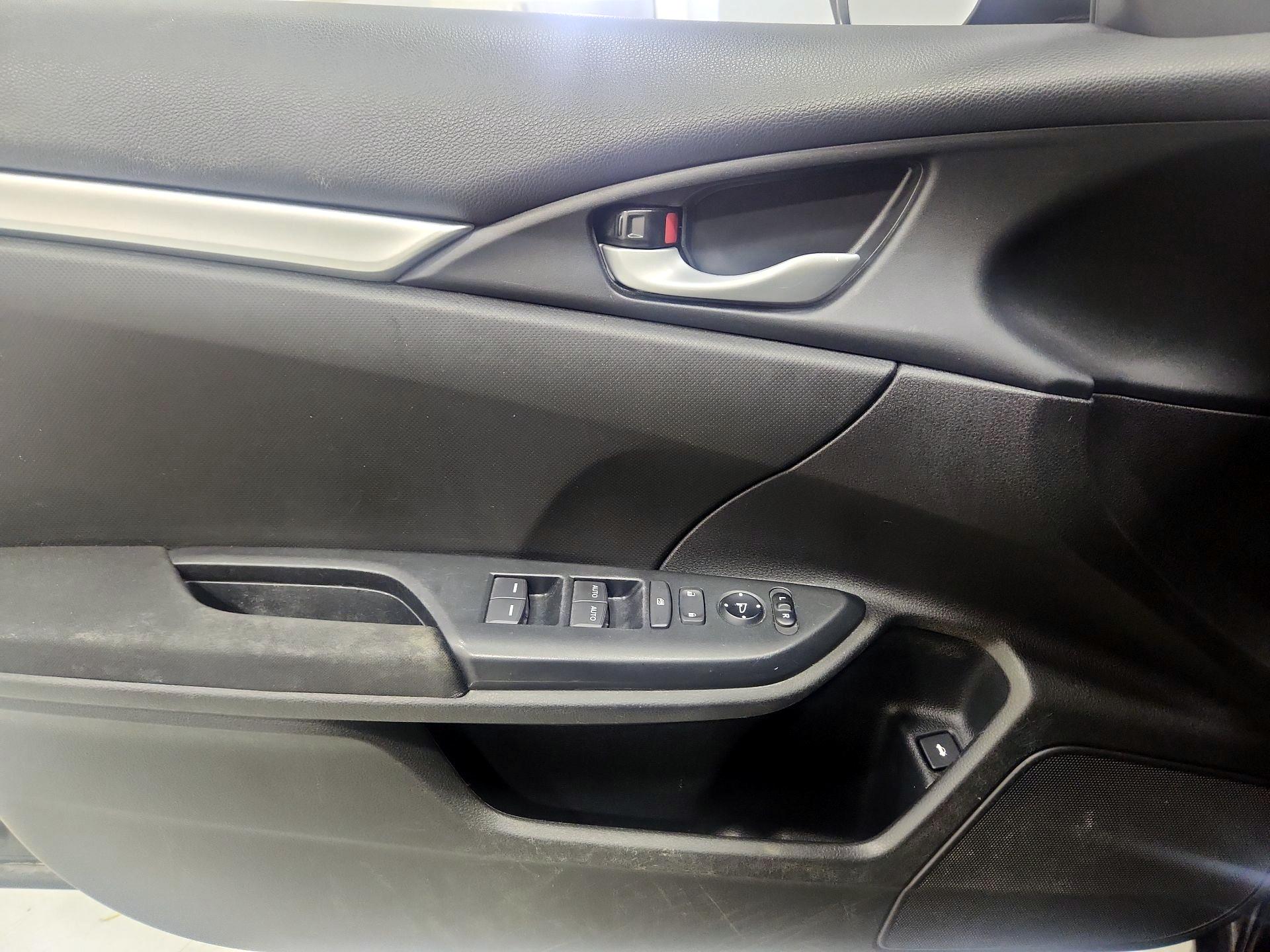 Thumbnail: 2017 Honda Civic - 12