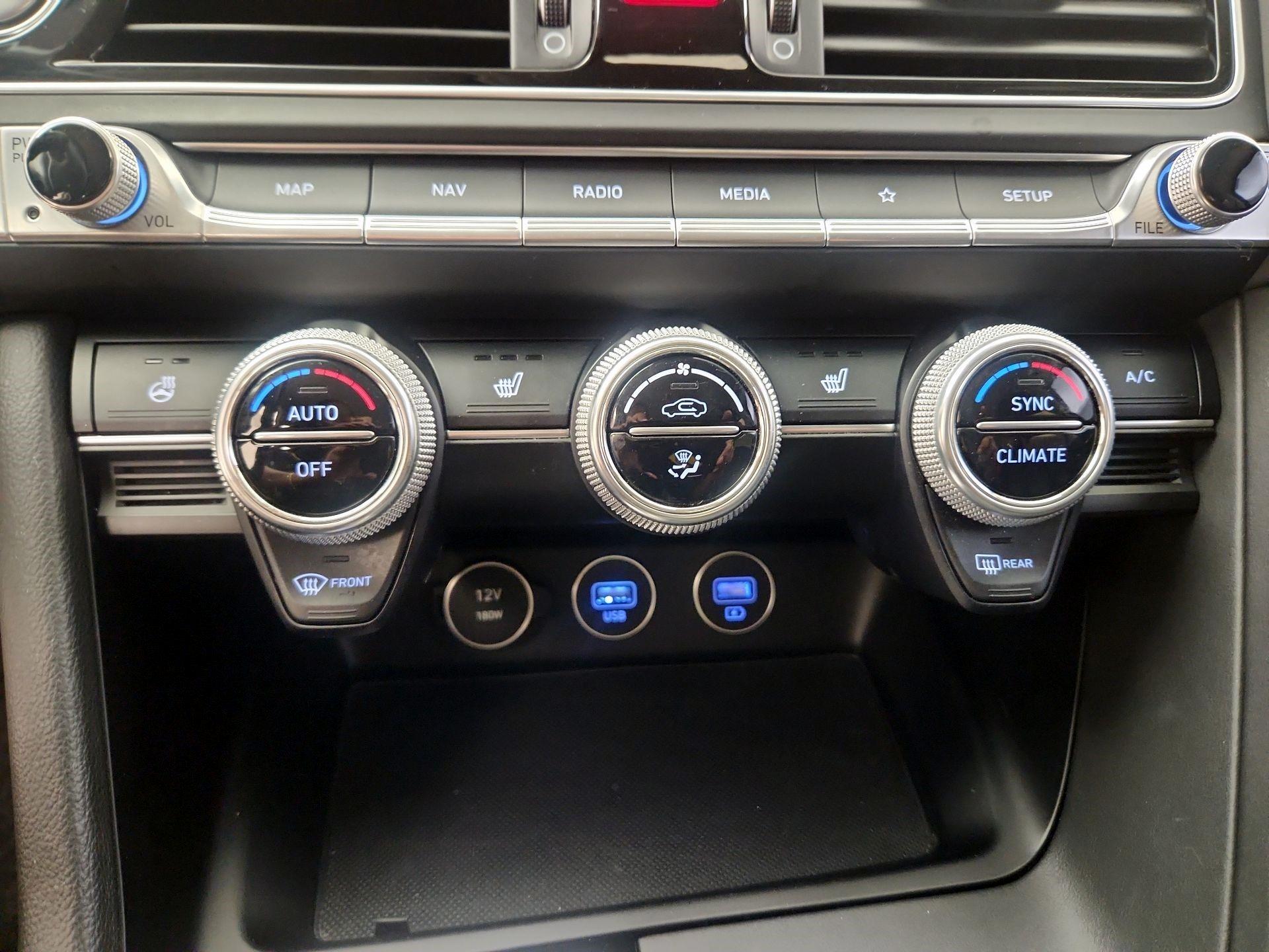 Thumbnail: 2023 Genesis G70 - 16