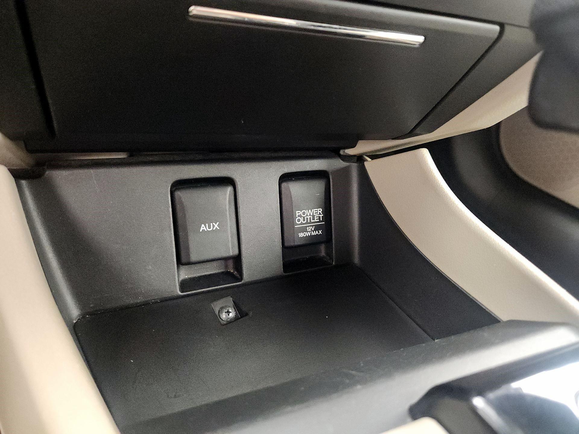 Thumbnail: 2013 Honda Civic - 18