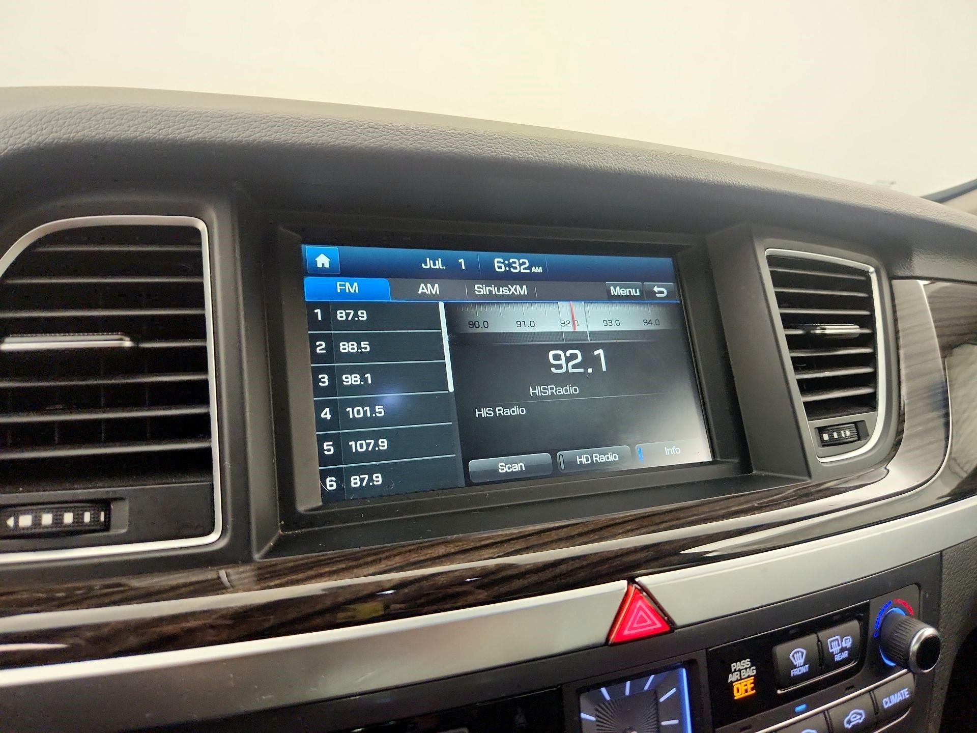 Thumbnail: 2015 Hyundai Genesis - 16