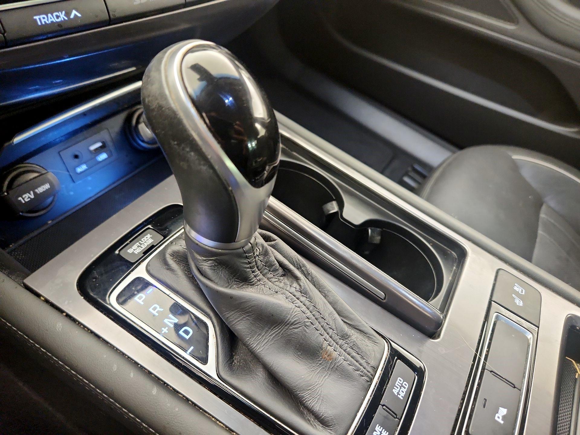 Thumbnail: 2015 Hyundai Genesis - 18