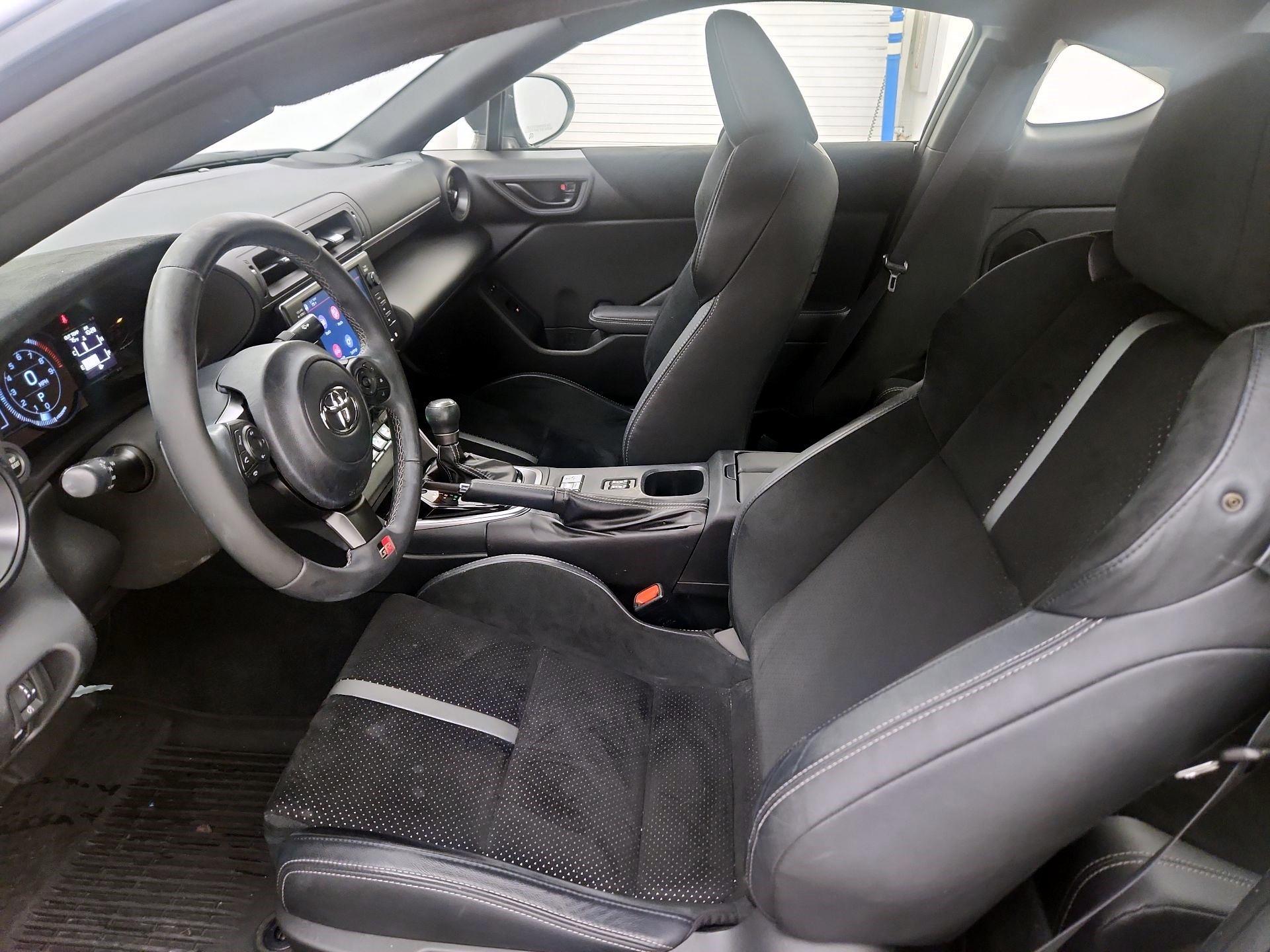 Thumbnail: 2023 Toyota GR86 - 11