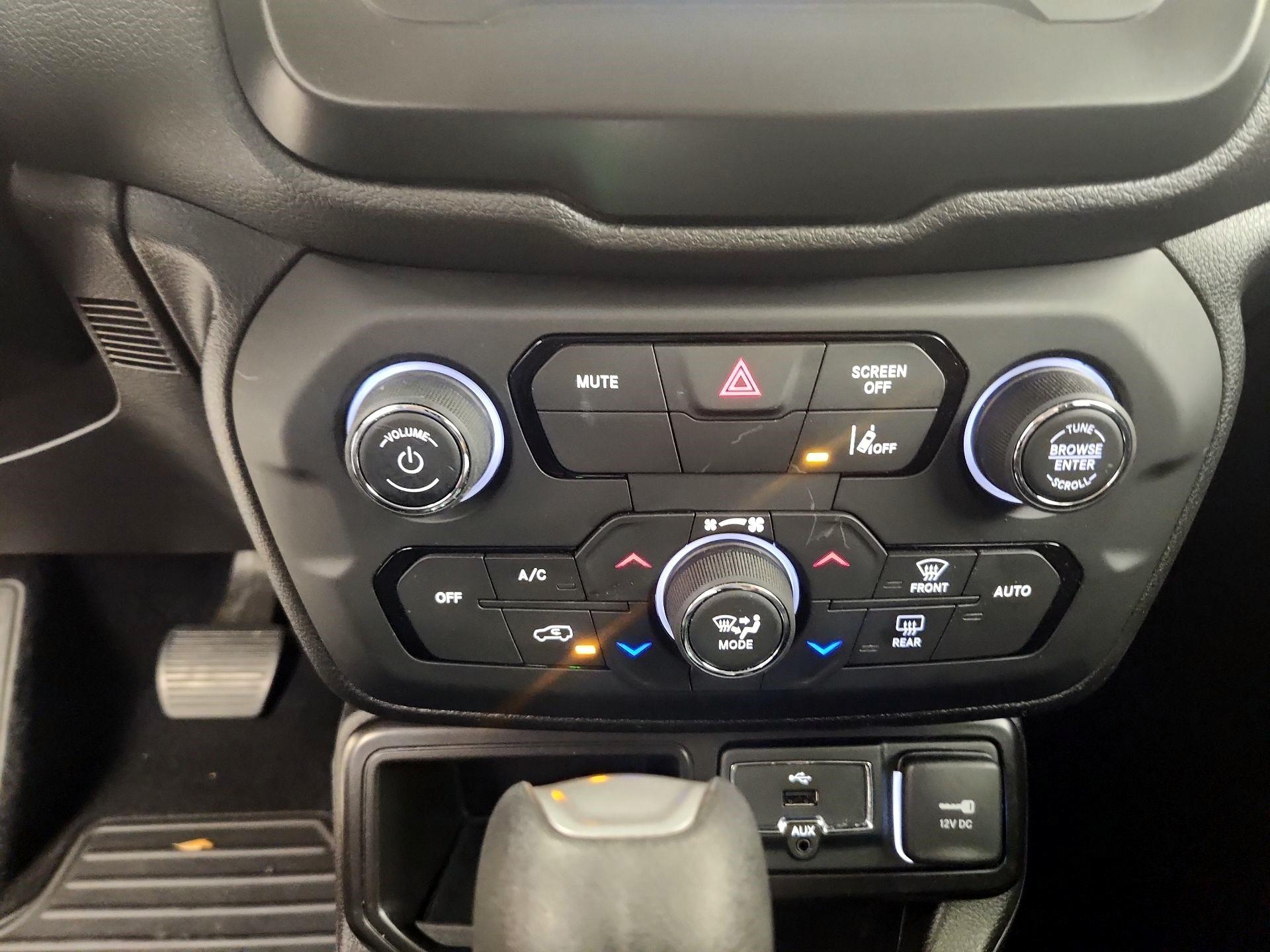 Thumbnail: 2021 Jeep Renegade - 16