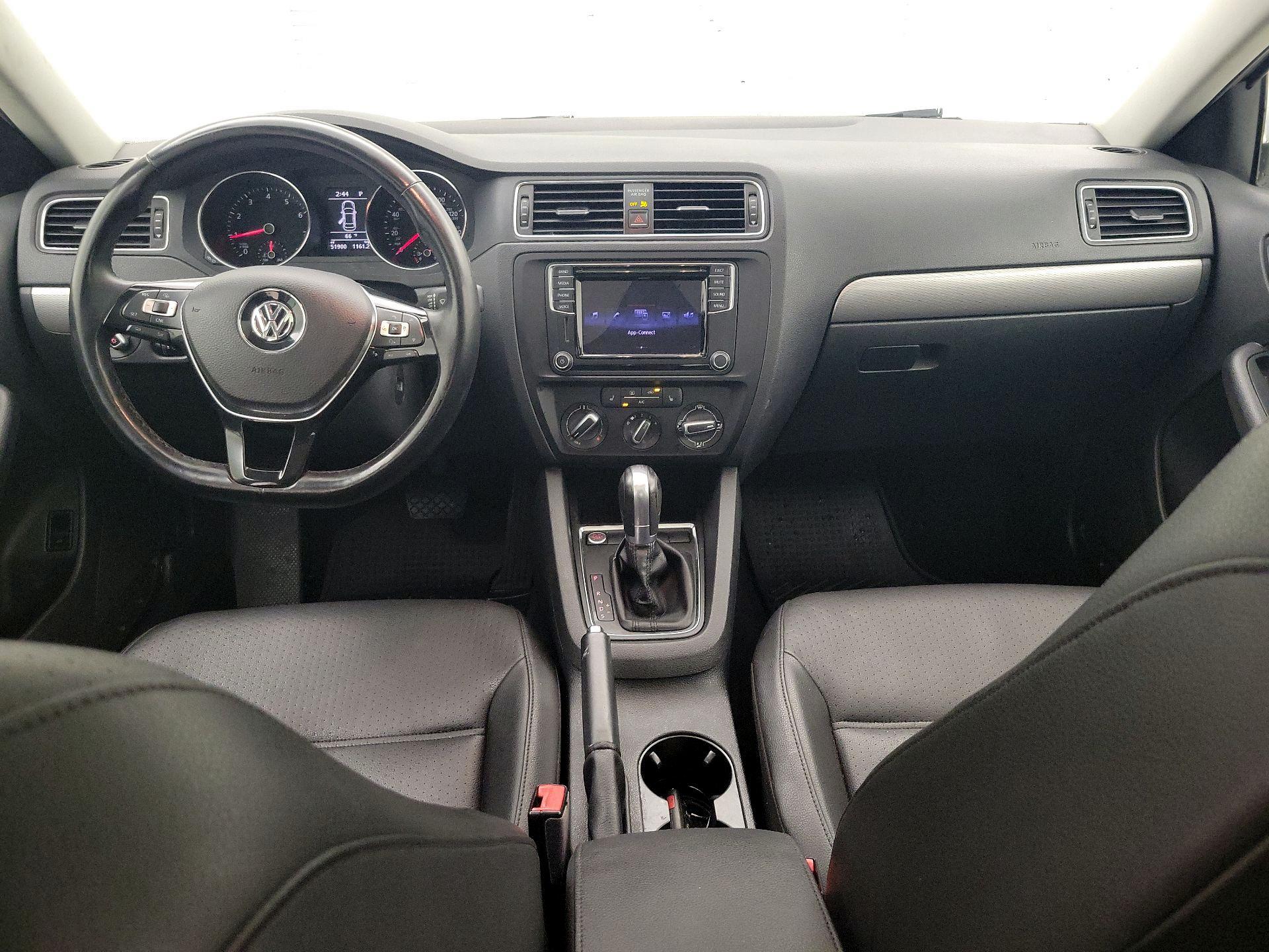 Thumbnail: 2017 Volkswagen Jetta - 9