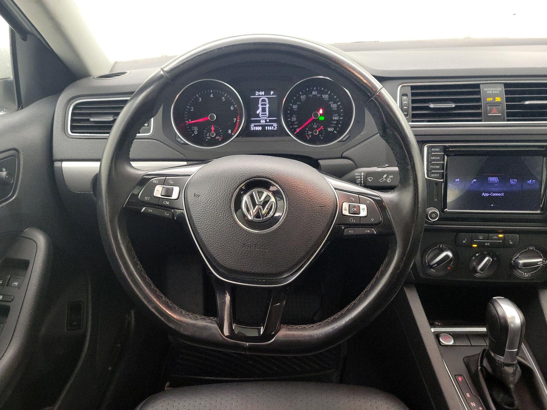 Thumbnail: 2017 Volkswagen Jetta - 10