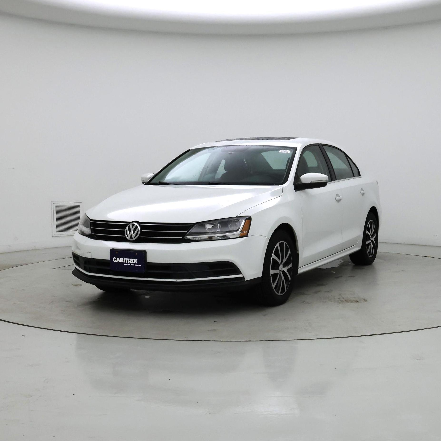 Thumbnail: 2017 Volkswagen Jetta - 4