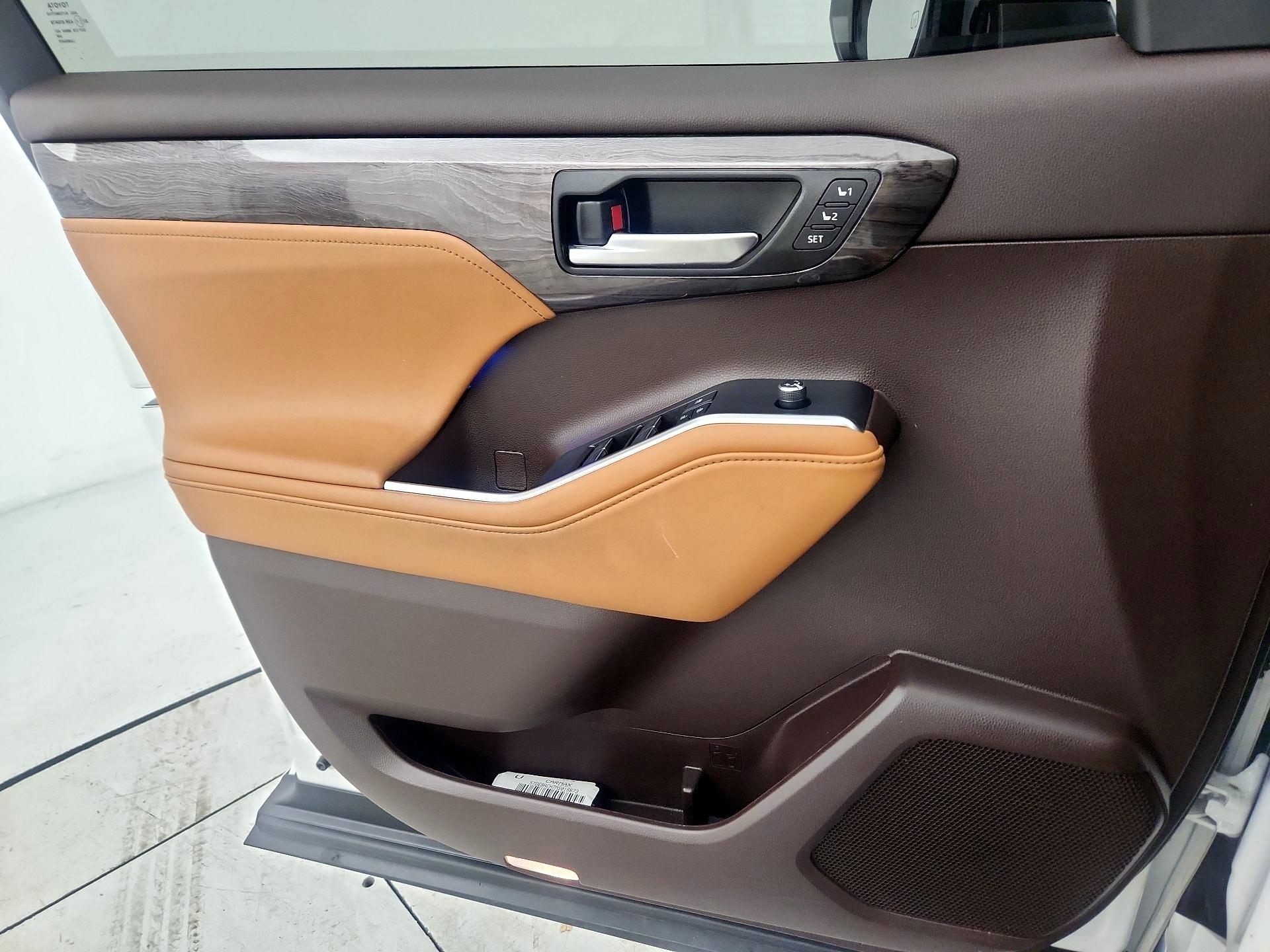 Thumbnail: 2021 Toyota Highlander - 12