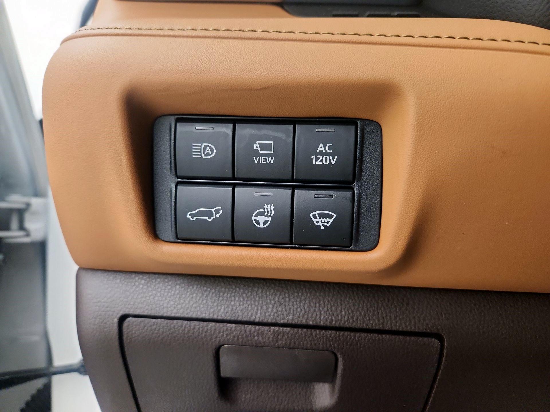 Thumbnail: 2021 Toyota Highlander - 13