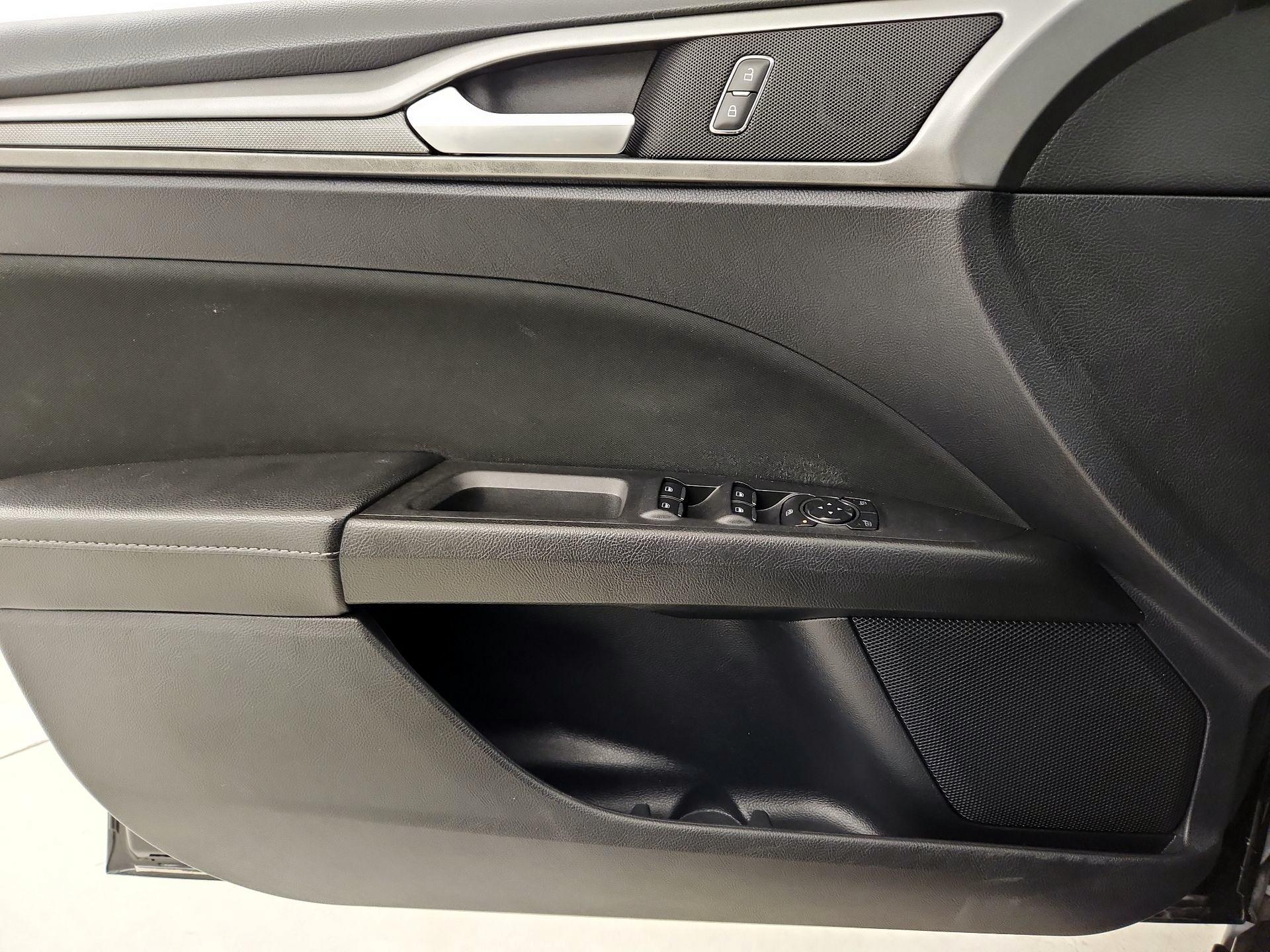 Thumbnail: 2019 Ford Fusion - 12