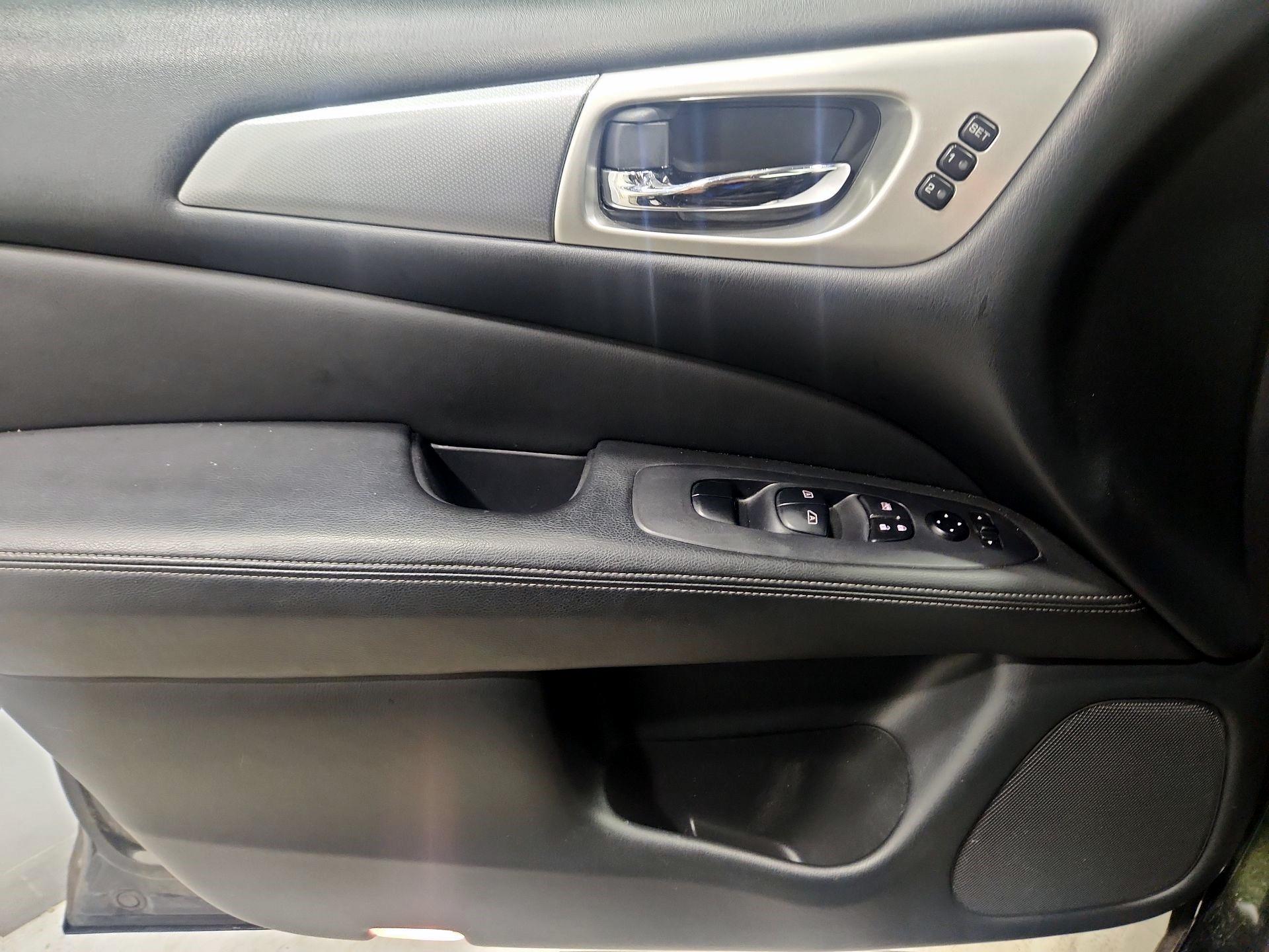 Thumbnail: 2019 Nissan Pathfinder - 12