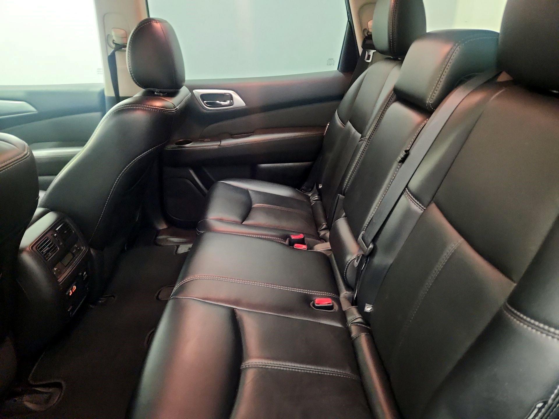Thumbnail: 2019 Nissan Pathfinder - 20