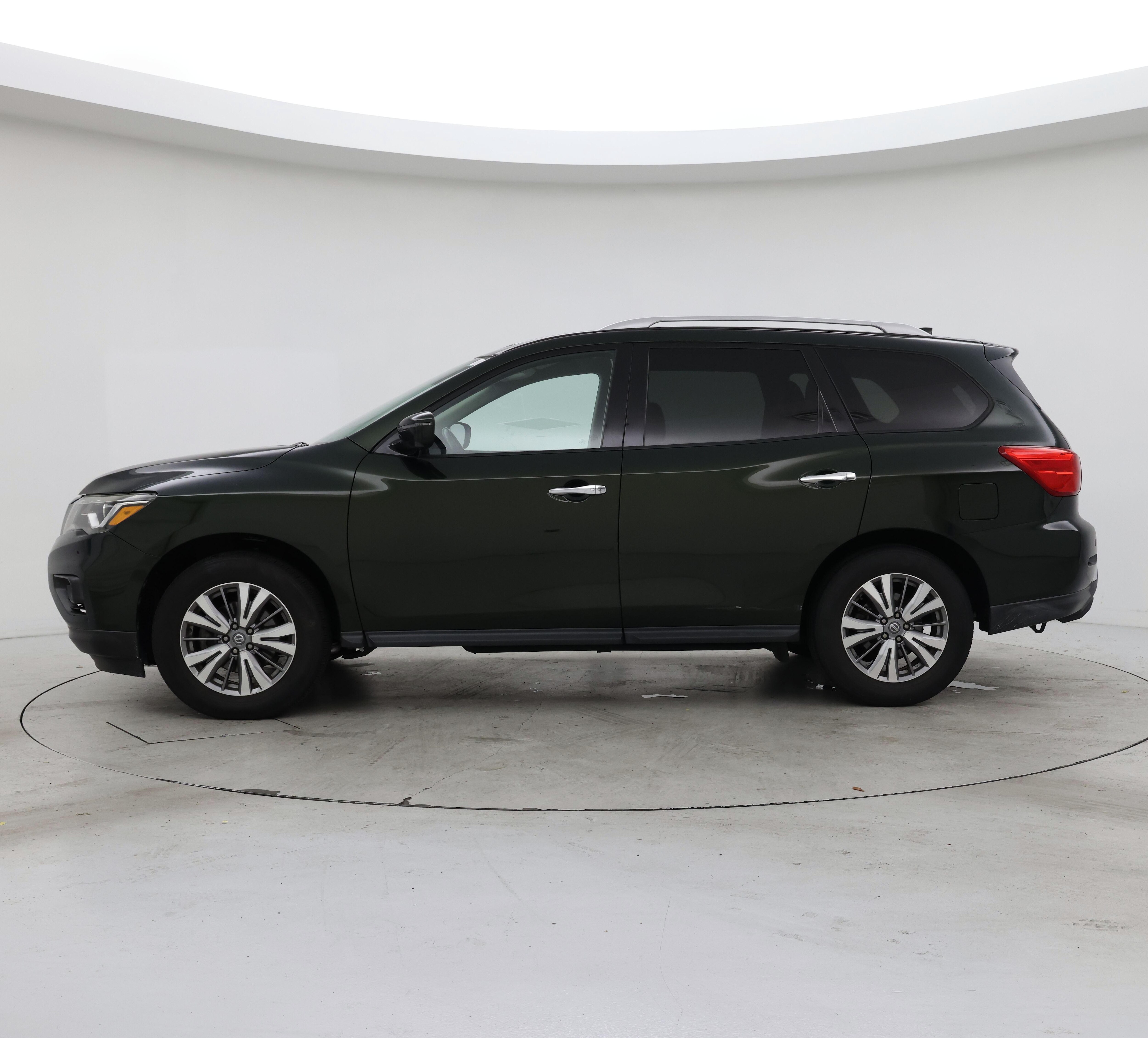 Thumbnail: 2019 Nissan Pathfinder - 3