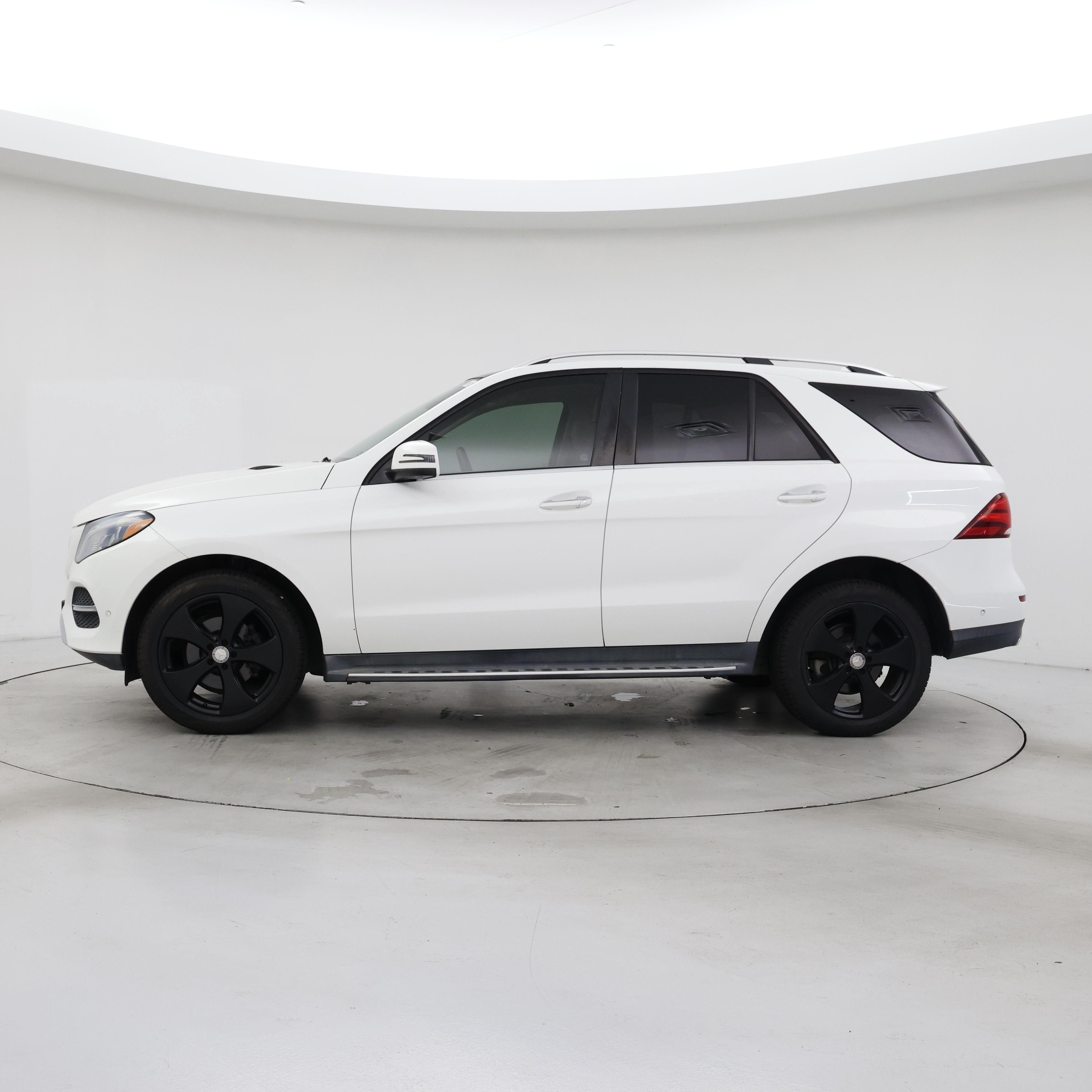 Thumbnail: 2017 Mercedes-Benz GLE - 3