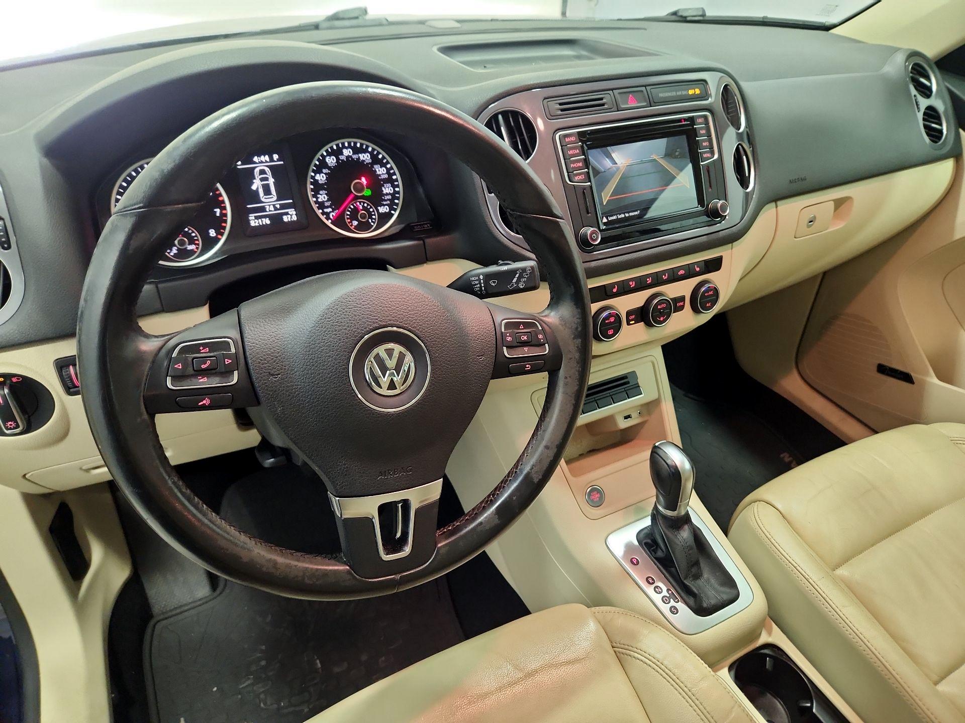 Thumbnail: 2016 Volkswagen Tiguan - 9