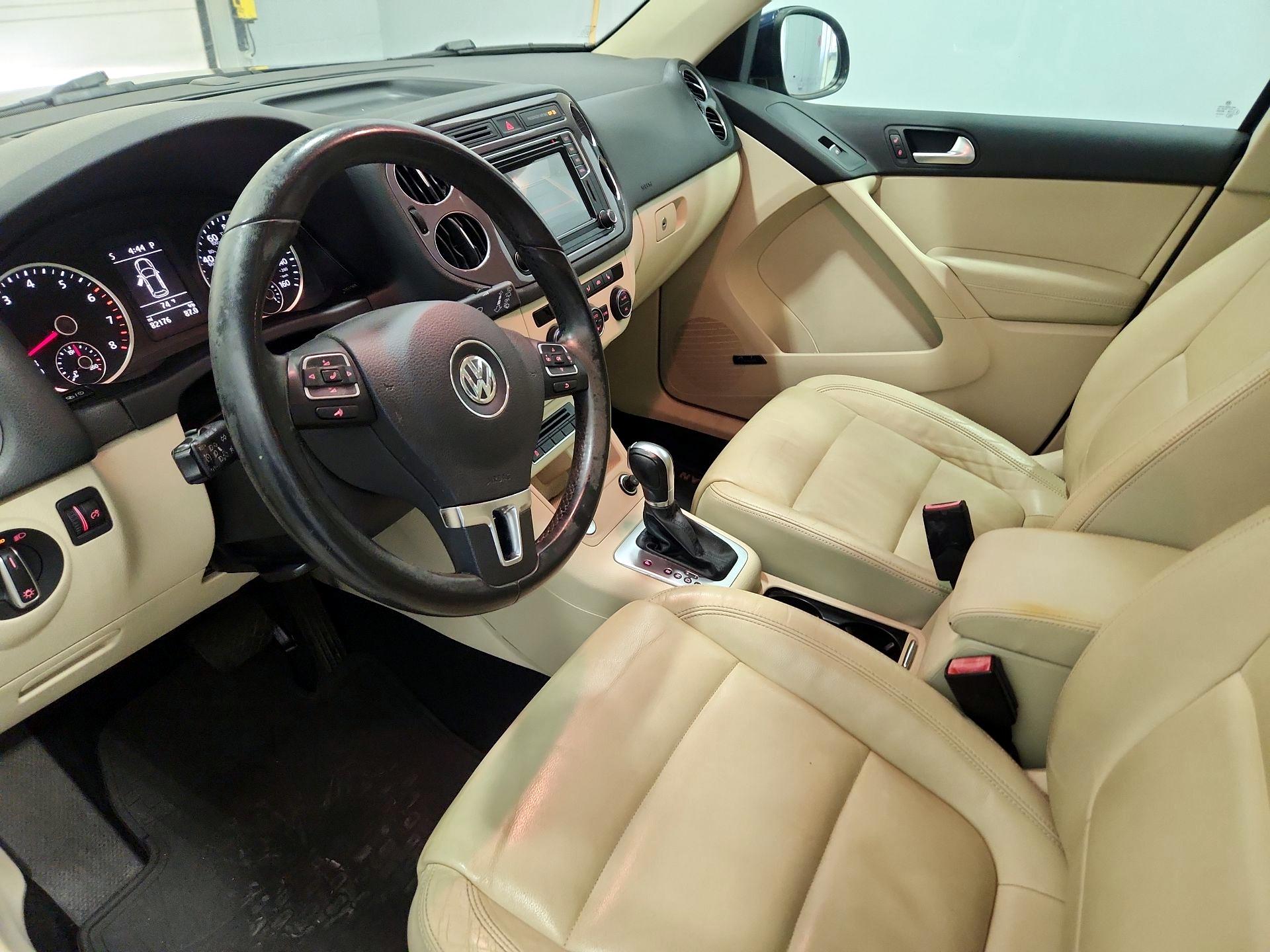 Thumbnail: 2016 Volkswagen Tiguan - 11