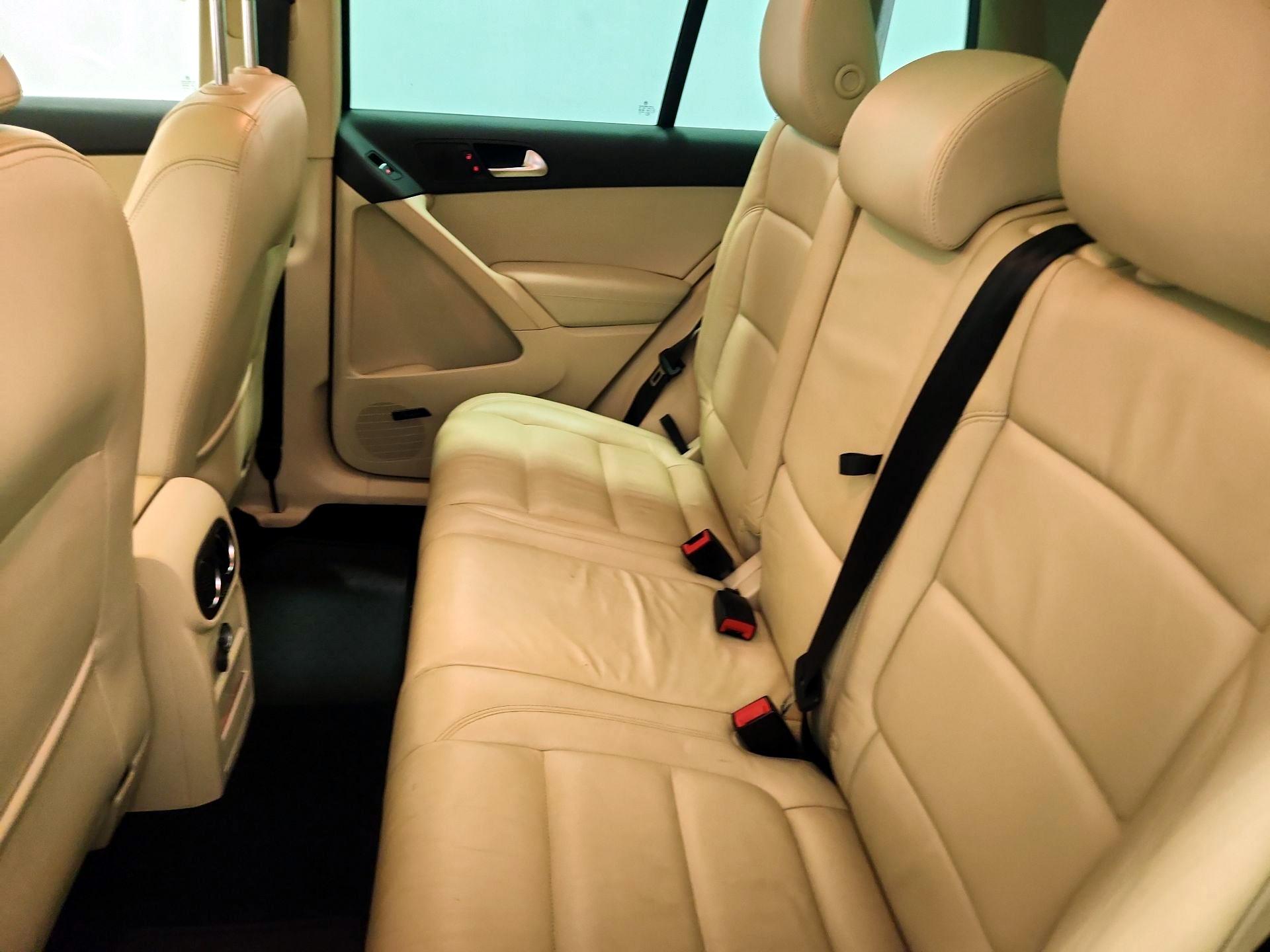 Thumbnail: 2016 Volkswagen Tiguan - 19