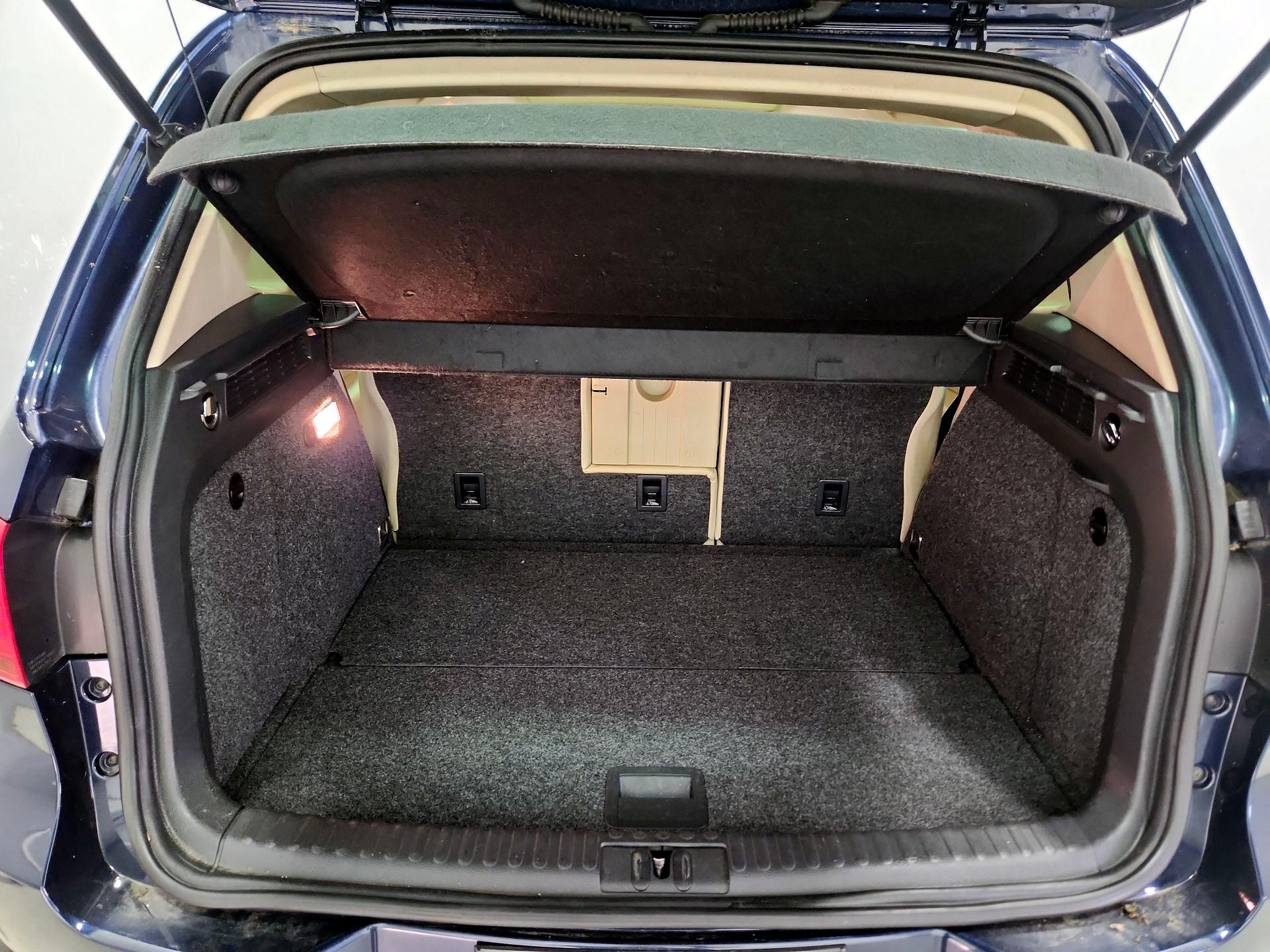 Thumbnail: 2016 Volkswagen Tiguan - 20