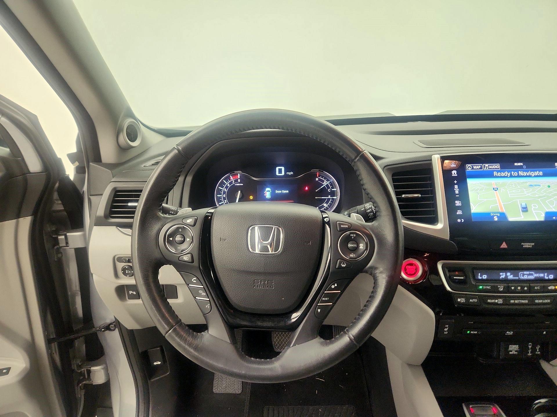 Thumbnail: 2018 Honda Pilot - 10