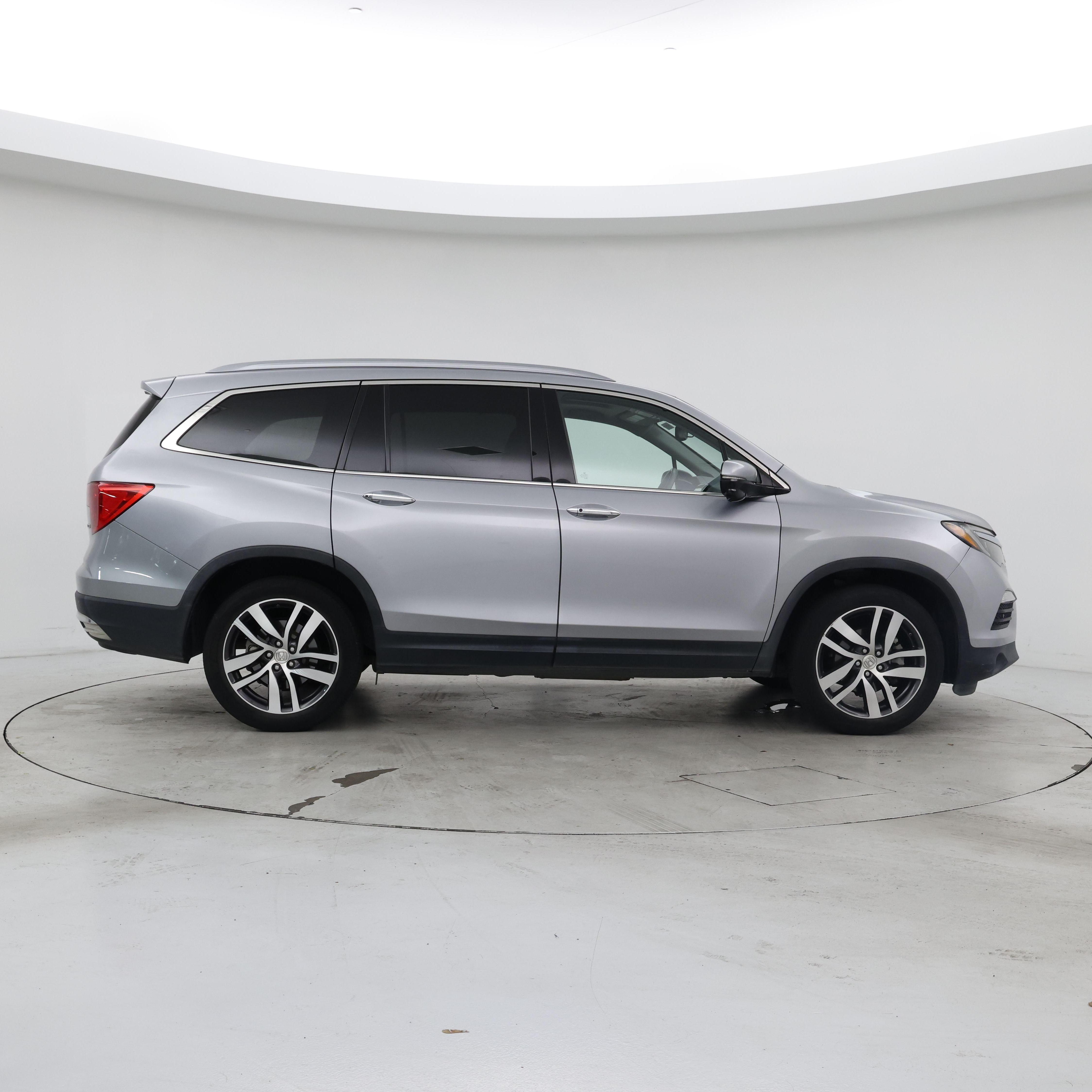 Thumbnail: 2018 Honda Pilot - 7