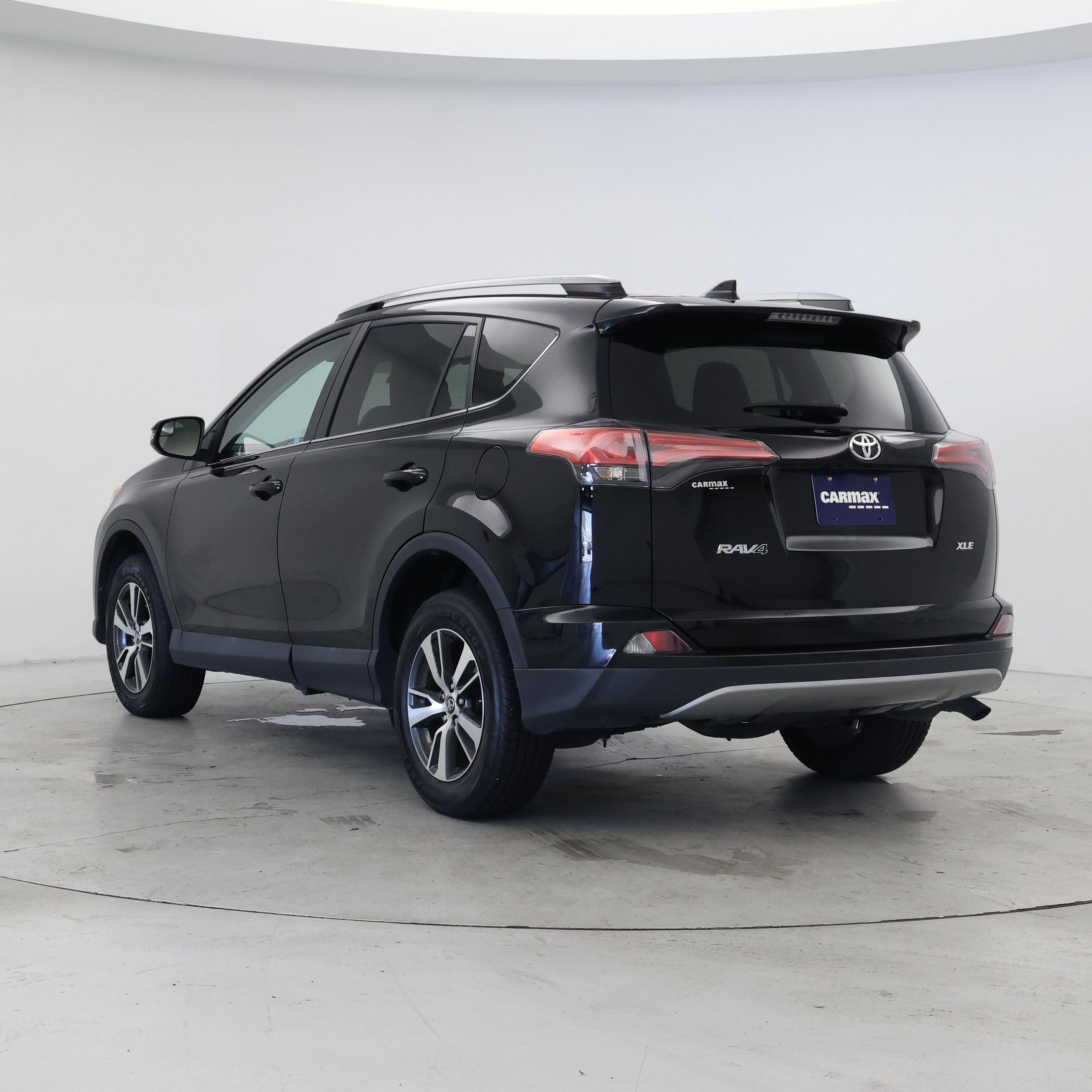 Thumbnail: 2017 Toyota RAV4 - 2