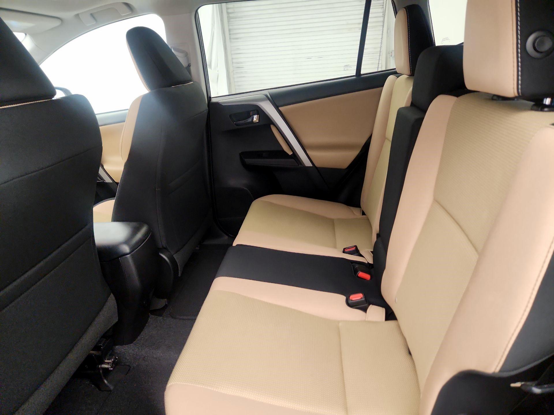 Thumbnail: 2017 Toyota RAV4 - 20
