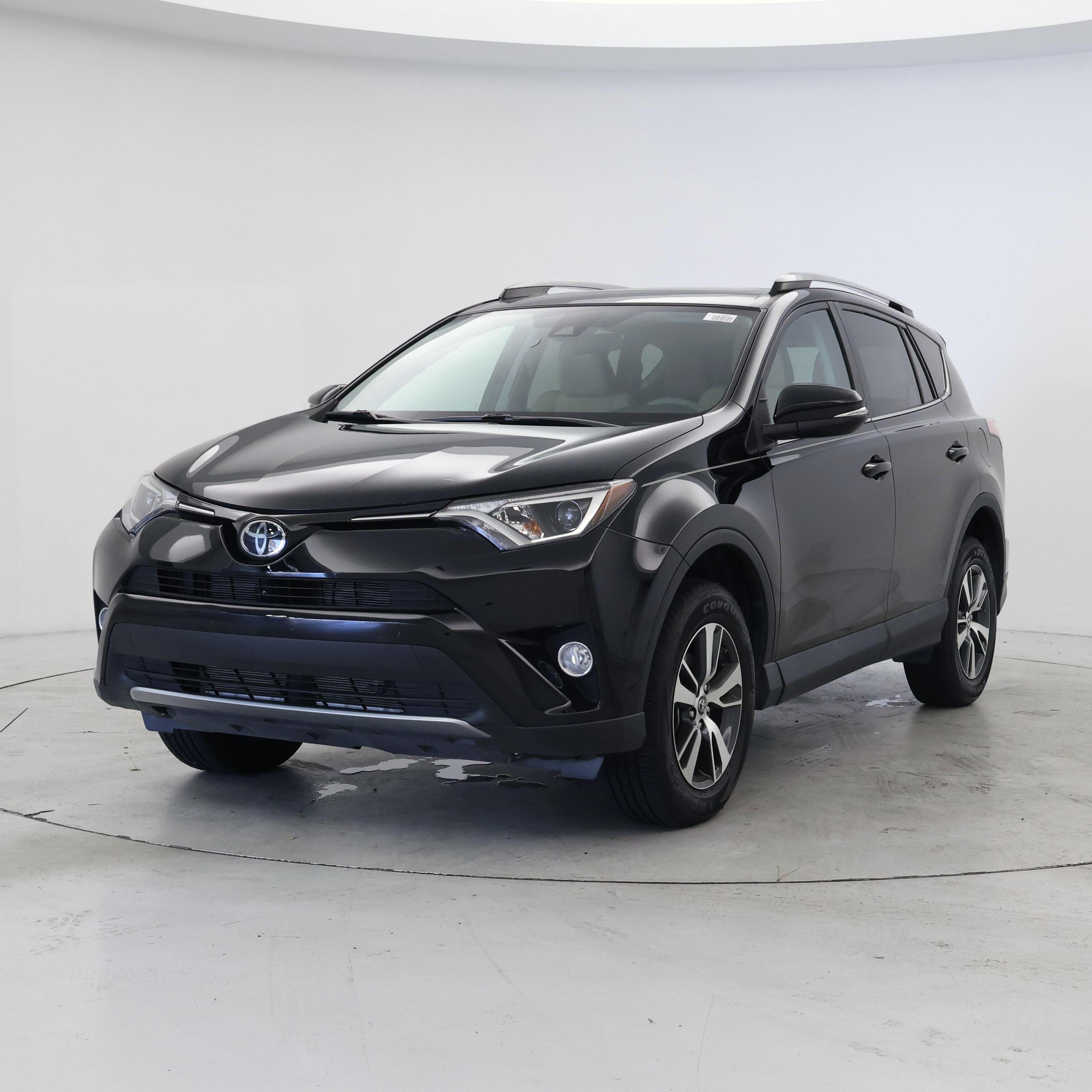 Thumbnail: 2017 Toyota RAV4 - 4