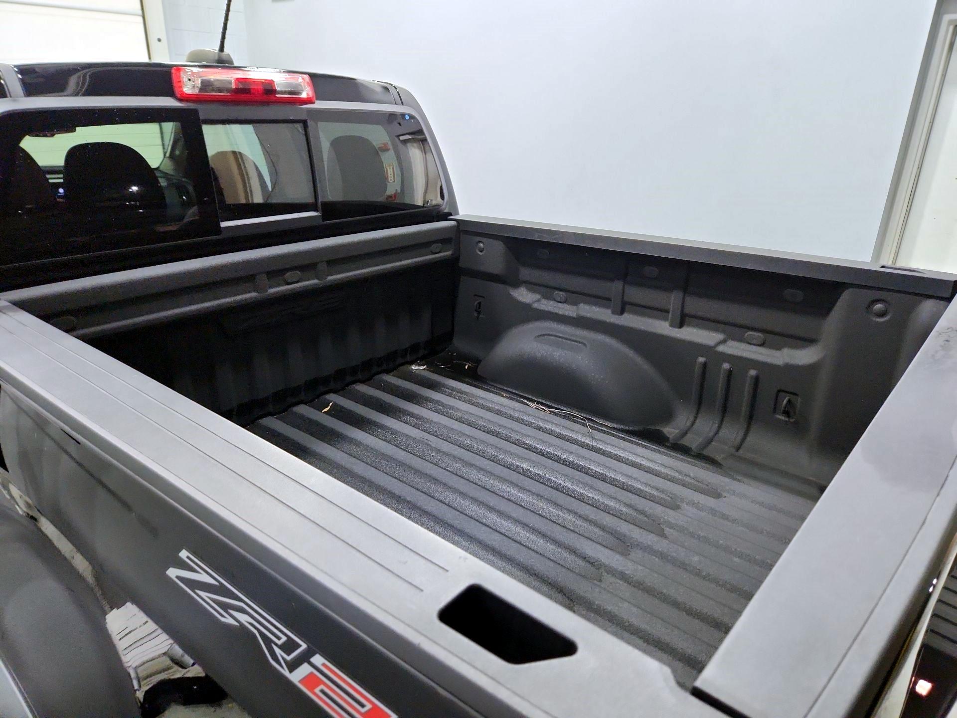 Thumbnail: 2022 Chevrolet Colorado - 20