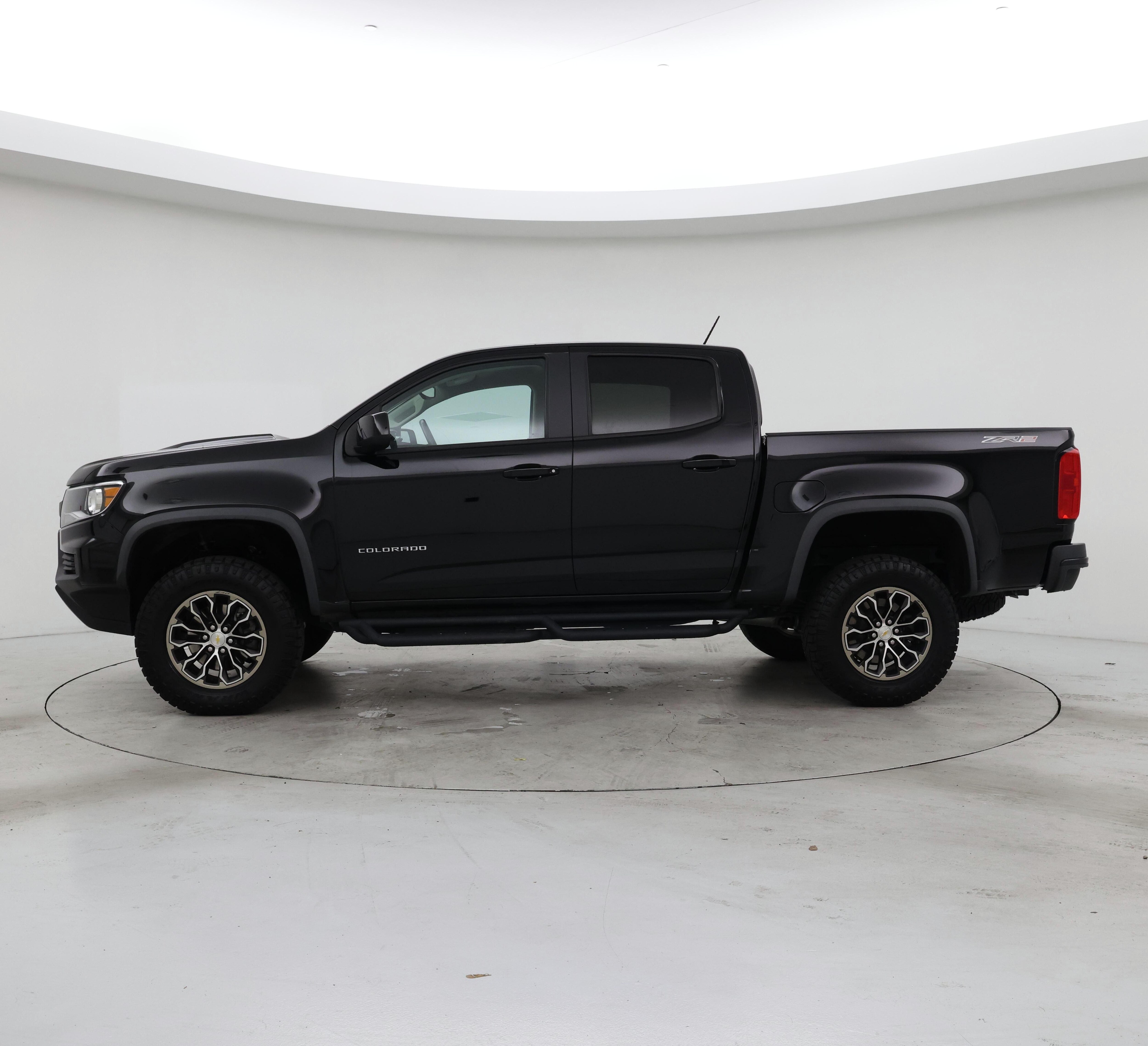Thumbnail: 2022 Chevrolet Colorado - 3