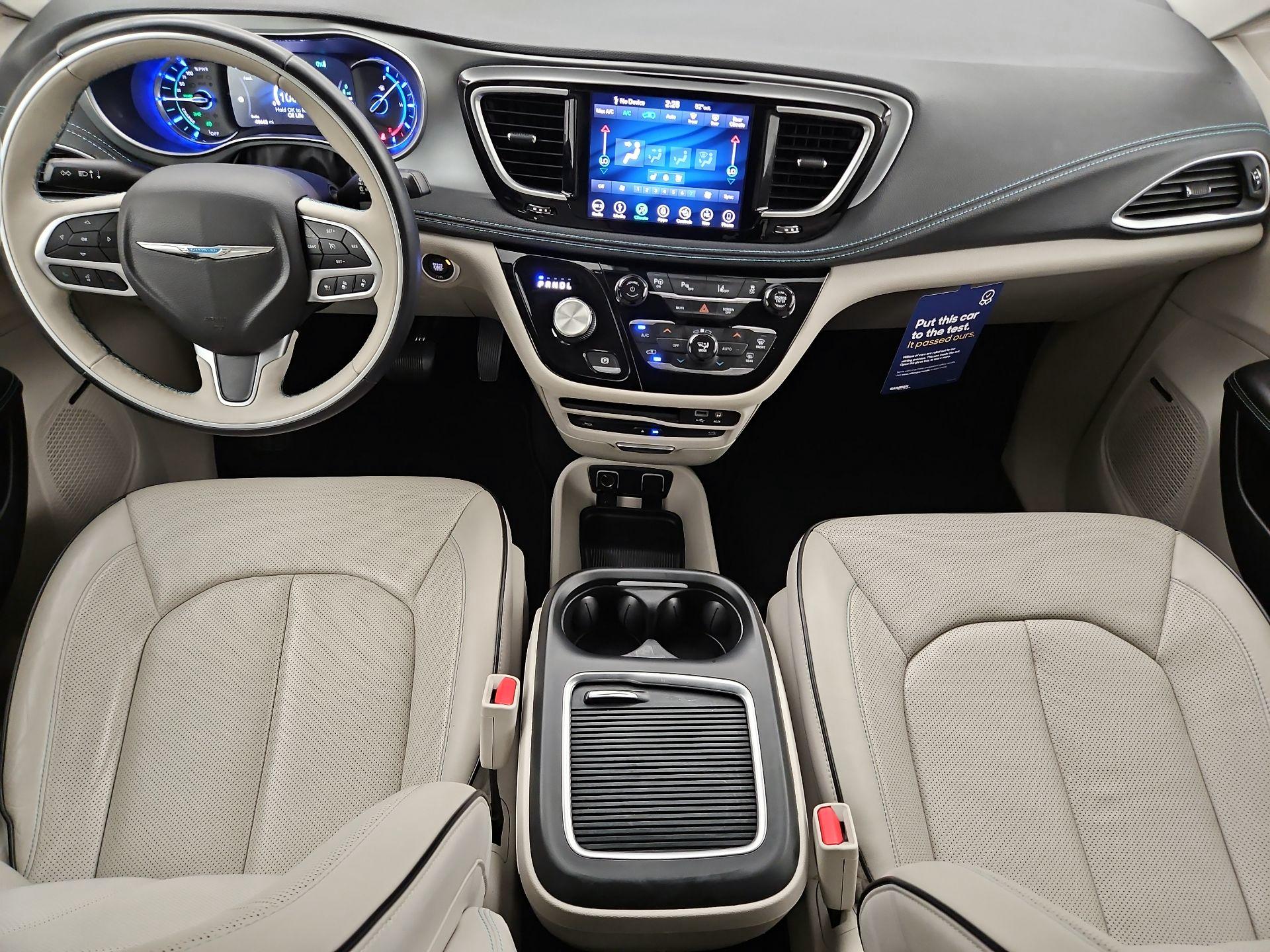 Thumbnail: 2018 Chrysler Pacifica - 9
