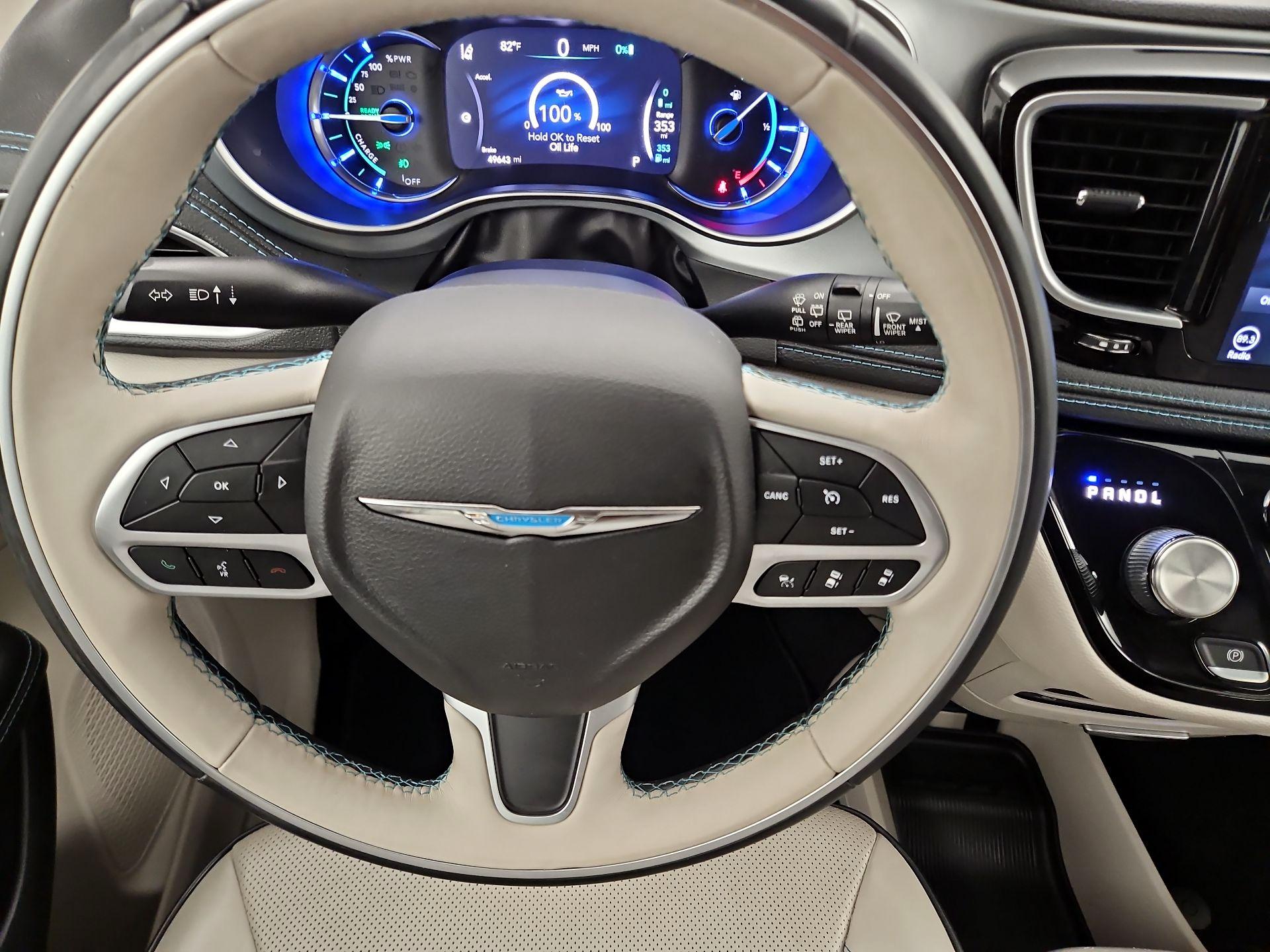 Thumbnail: 2018 Chrysler Pacifica - 10