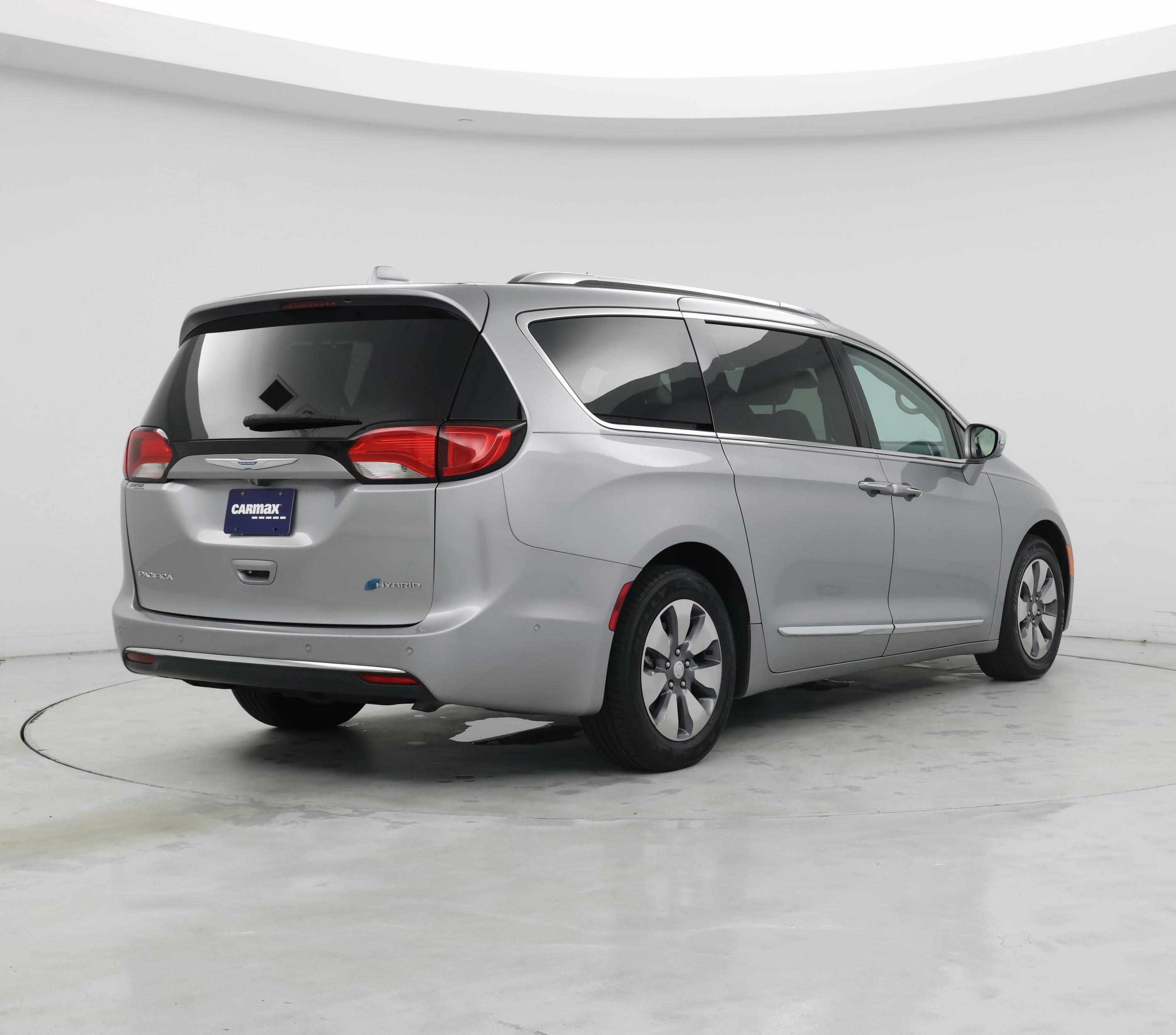 Thumbnail: 2018 Chrysler Pacifica - 8