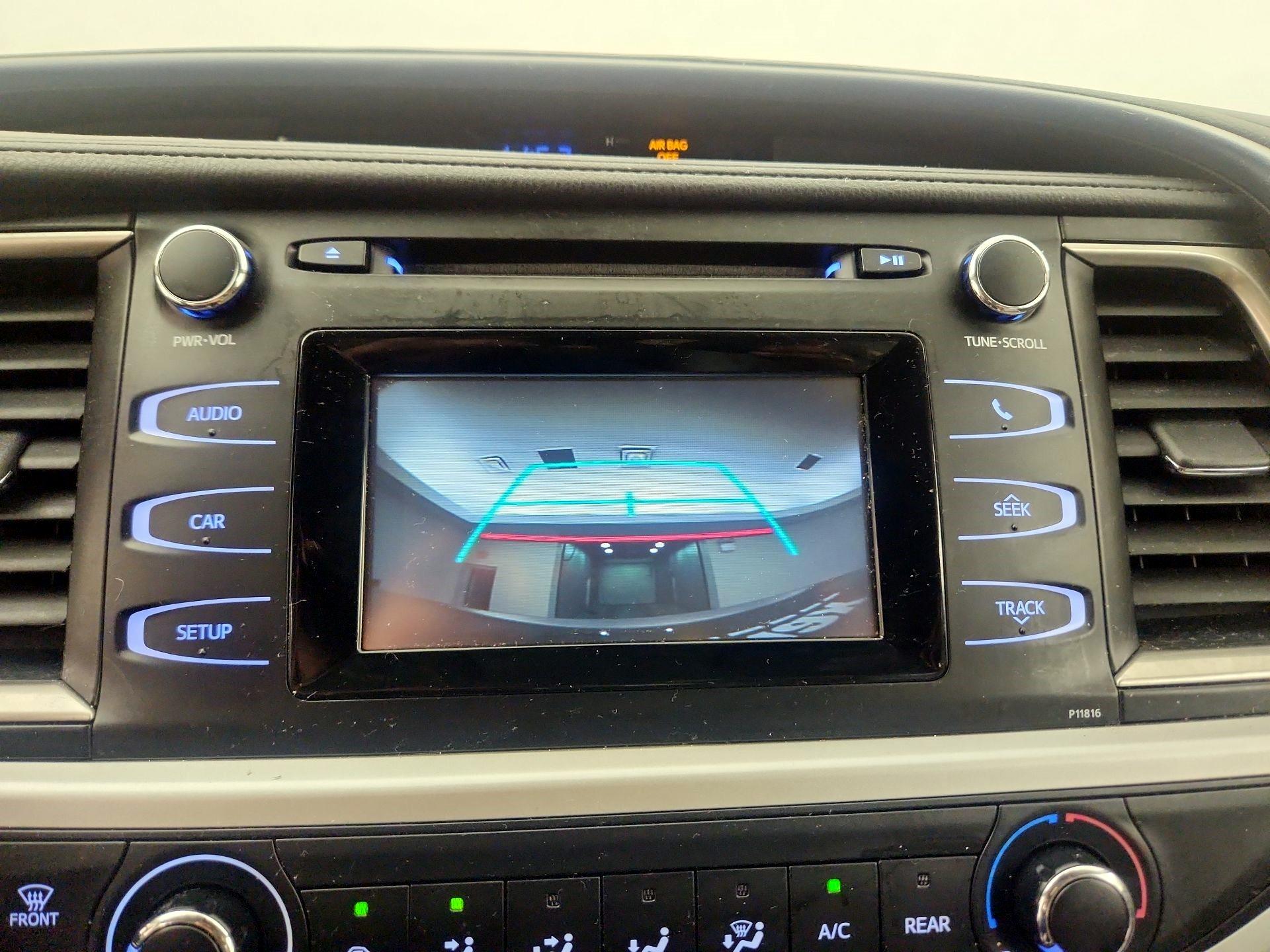 Thumbnail: 2019 Toyota Highlander - 14
