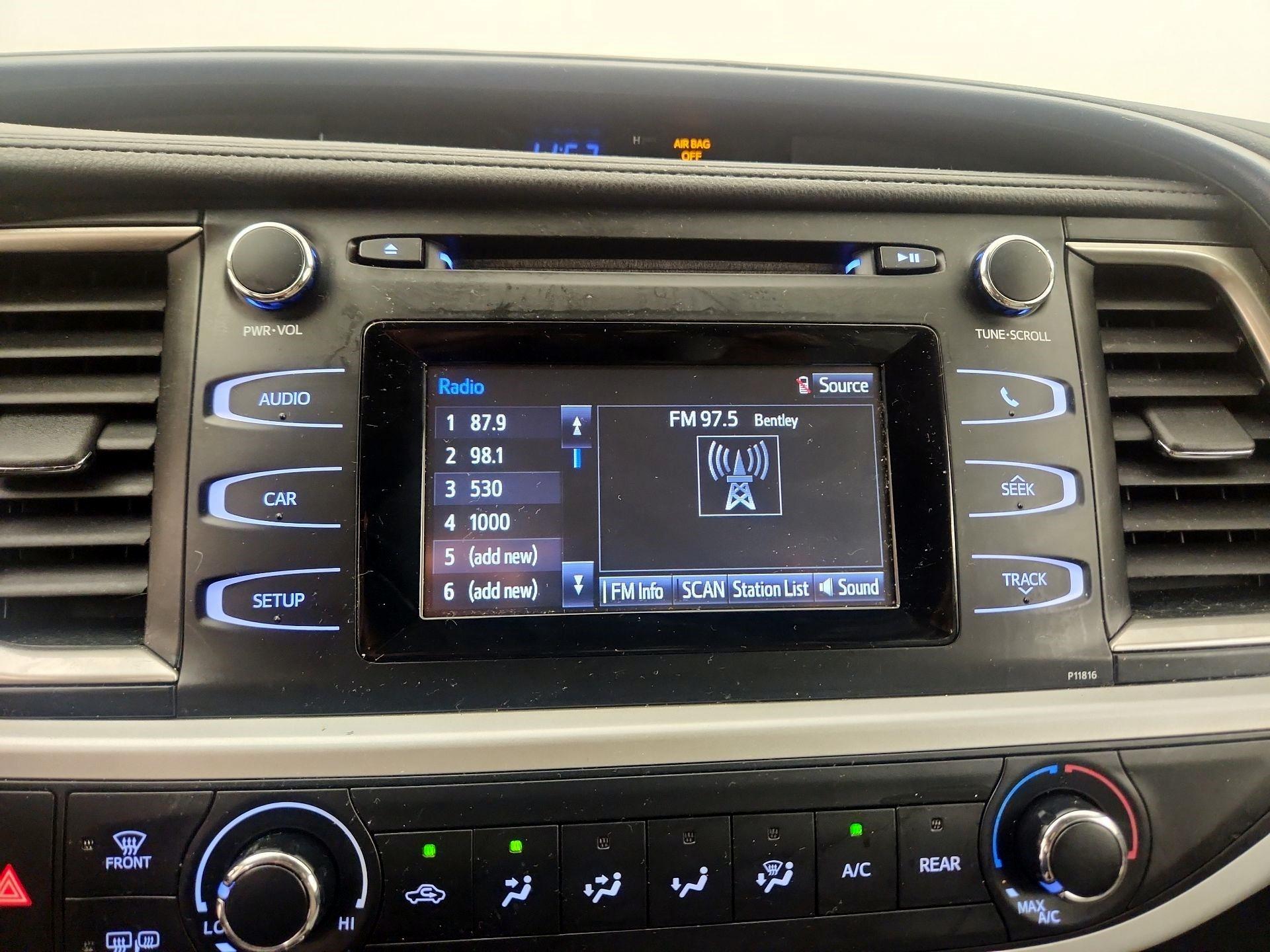 Thumbnail: 2019 Toyota Highlander - 15
