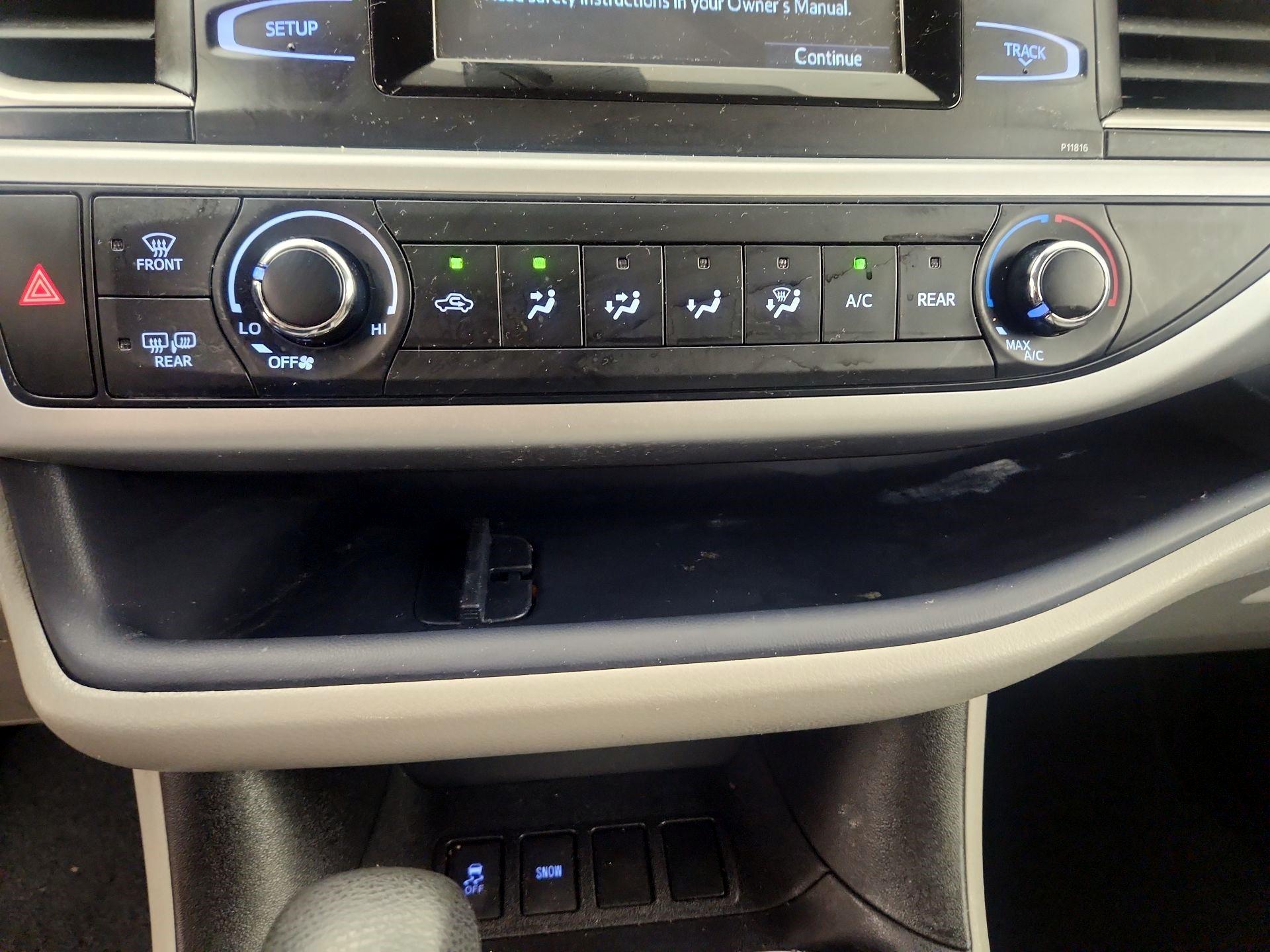 Thumbnail: 2019 Toyota Highlander - 16