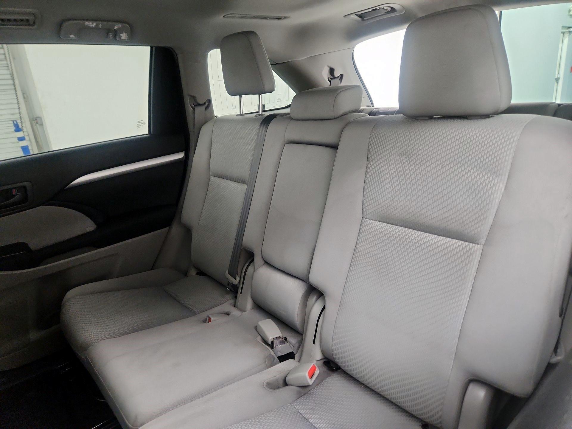 Thumbnail: 2019 Toyota Highlander - 19