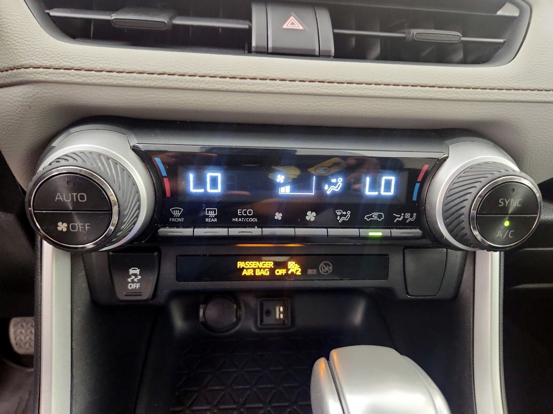 Thumbnail: 2019 Toyota RAV4 - 16