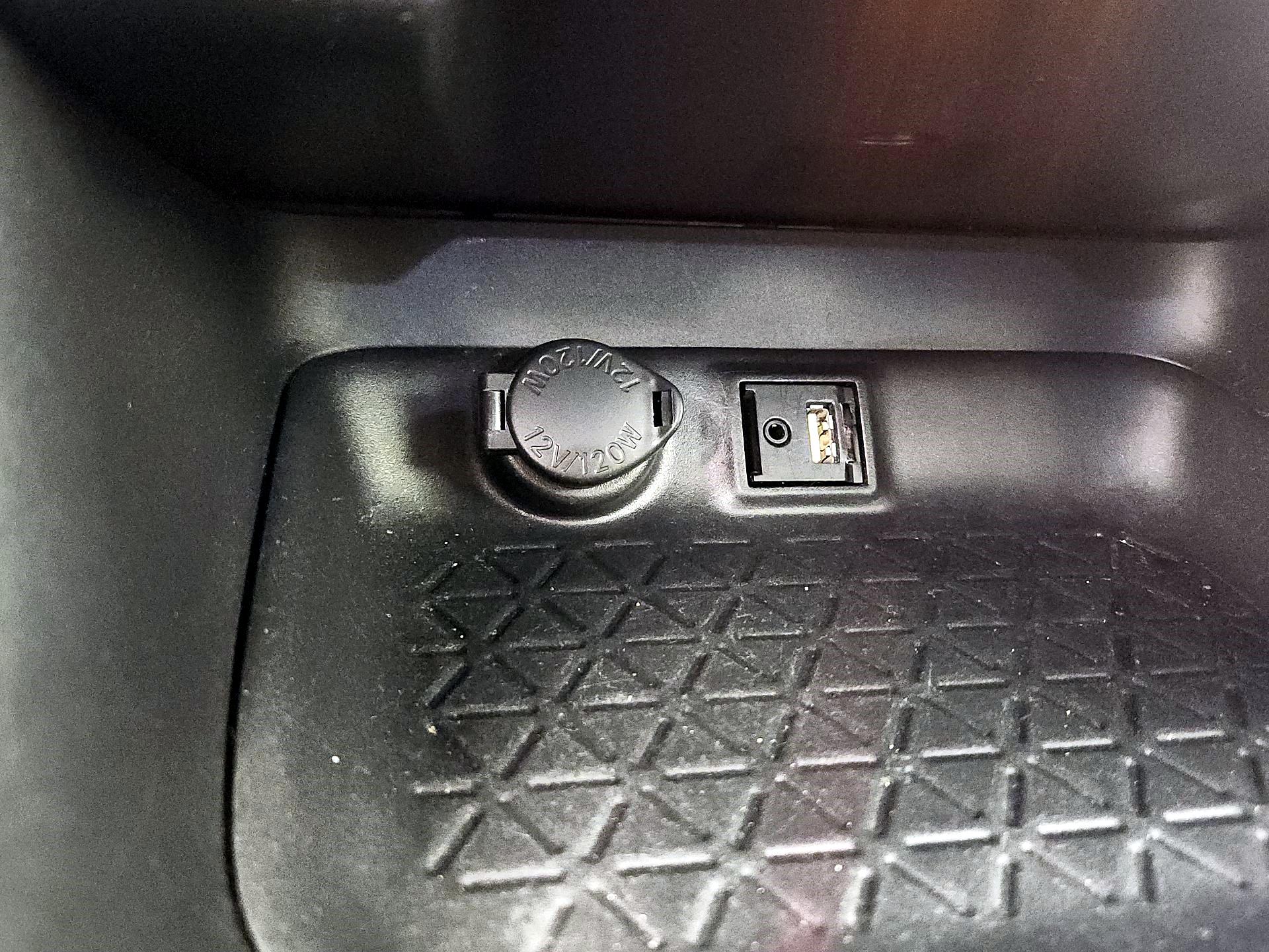 Thumbnail: 2019 Toyota RAV4 - 18