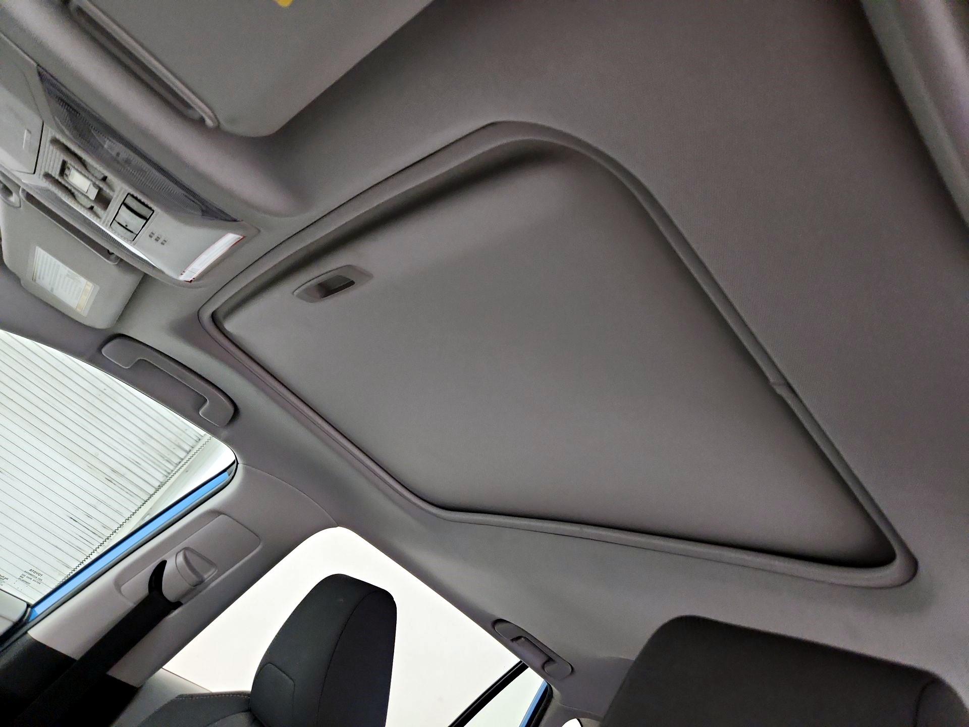 Thumbnail: 2019 Toyota RAV4 - 19