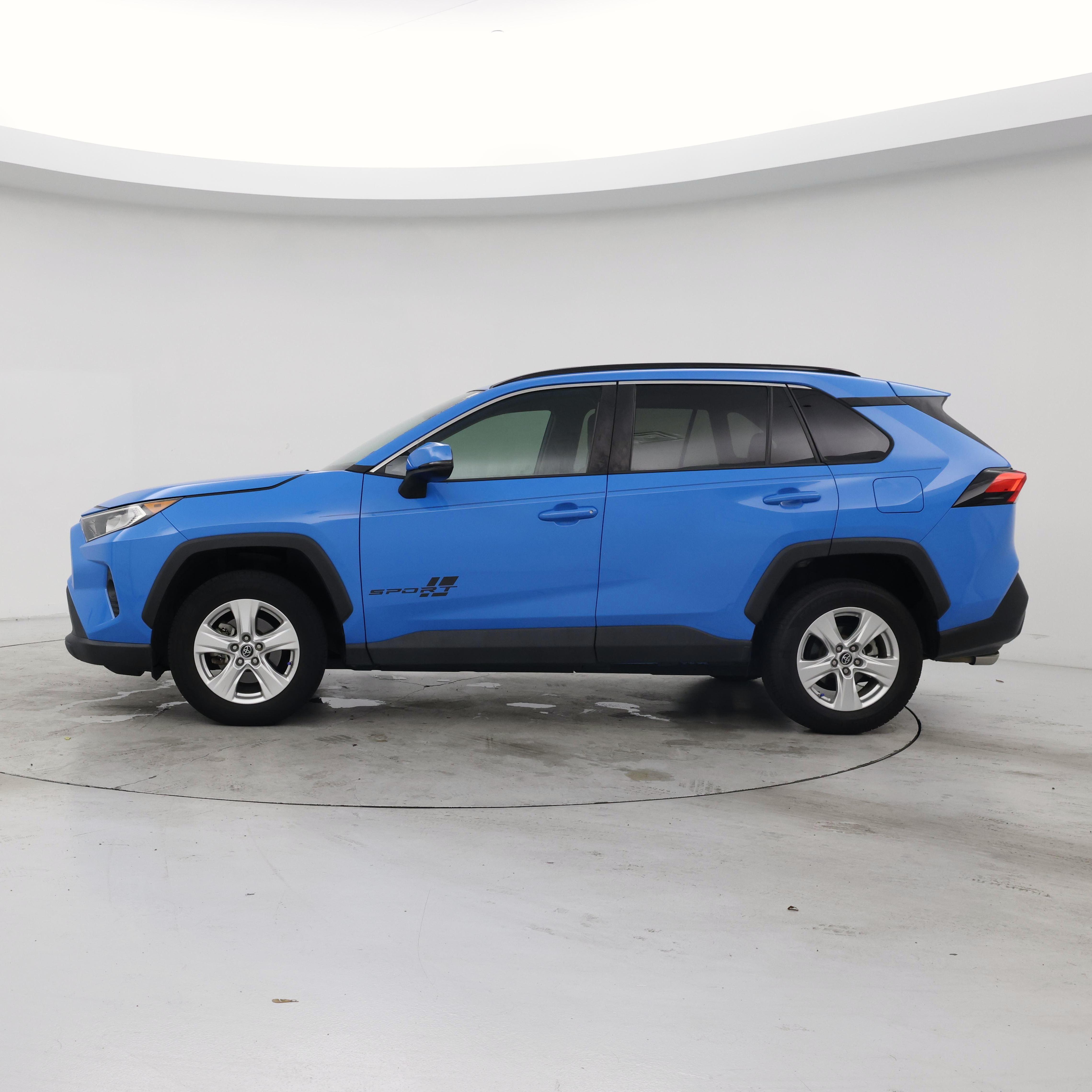 Thumbnail: 2019 Toyota RAV4 - 3