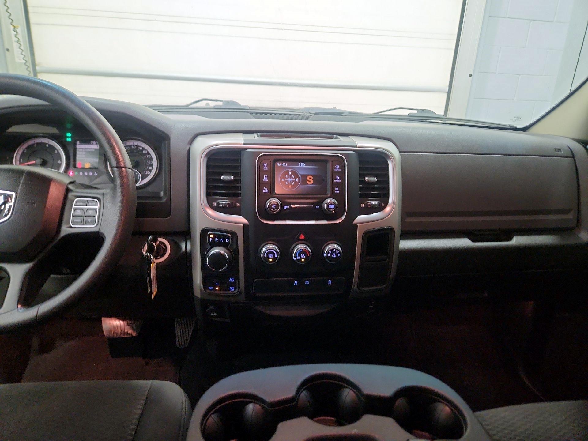 Thumbnail: 2019 RAM 1500 Classic - 9