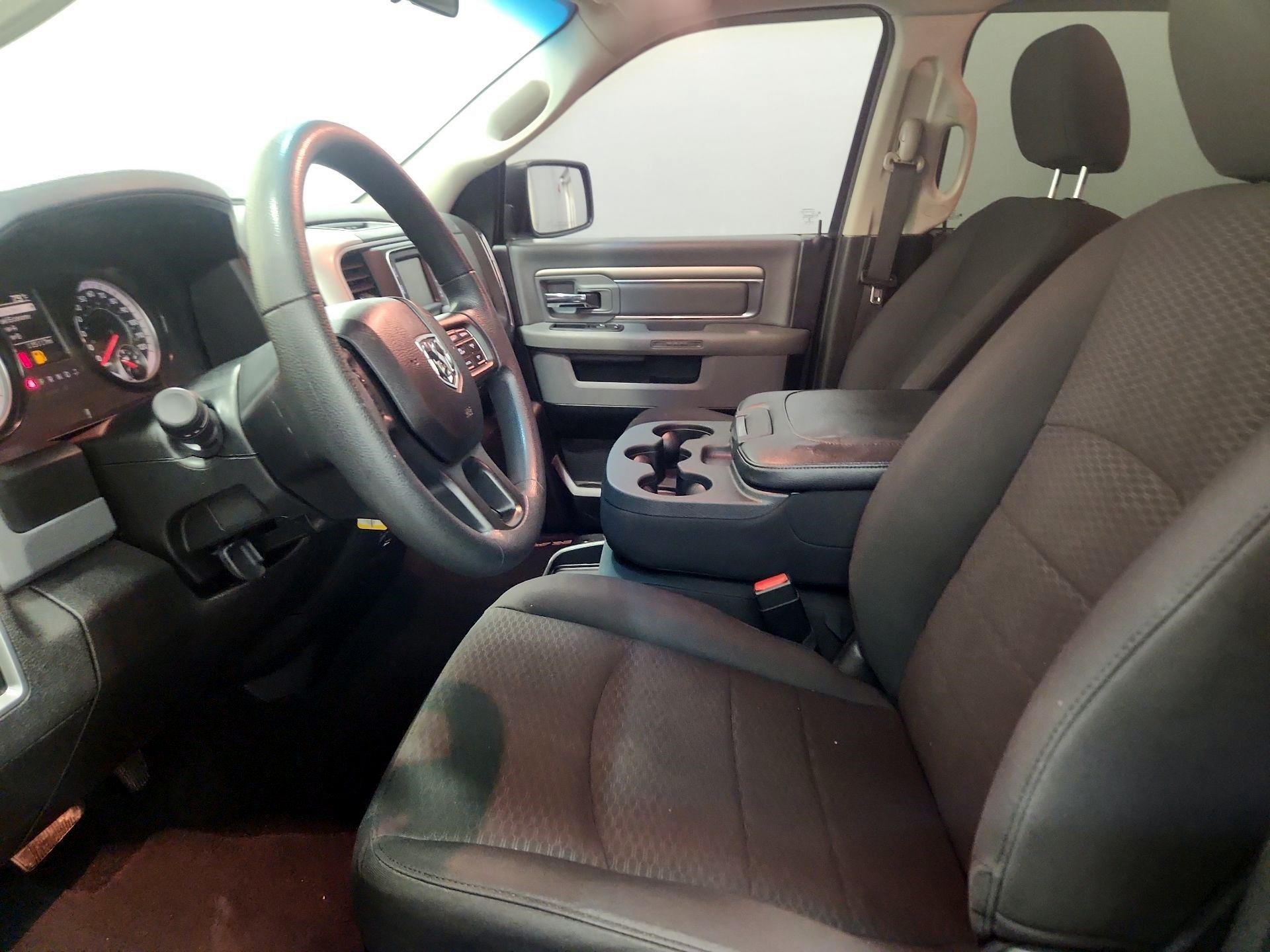 Thumbnail: 2019 RAM 1500 Classic - 11