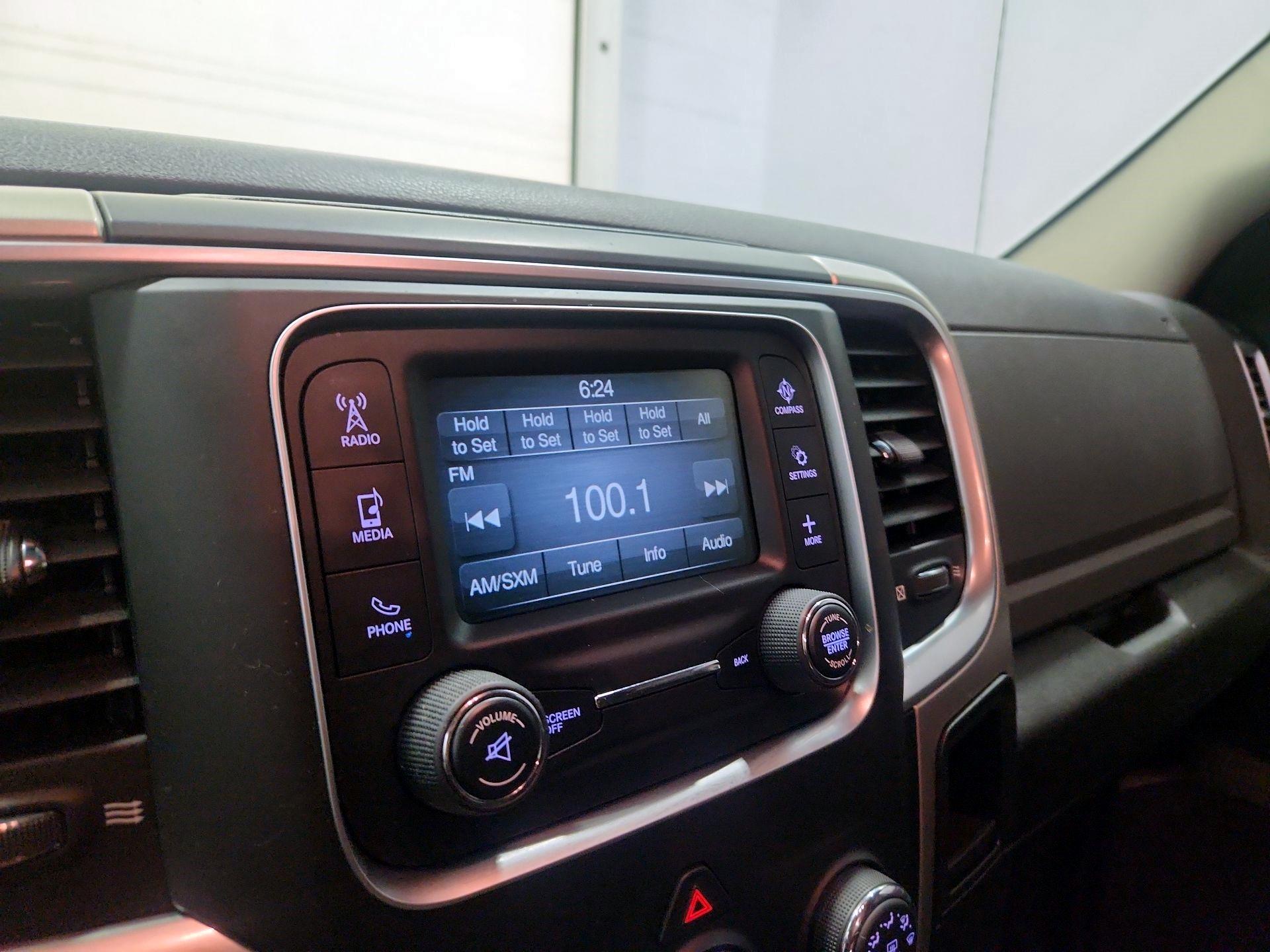 Thumbnail: 2019 RAM 1500 Classic - 15