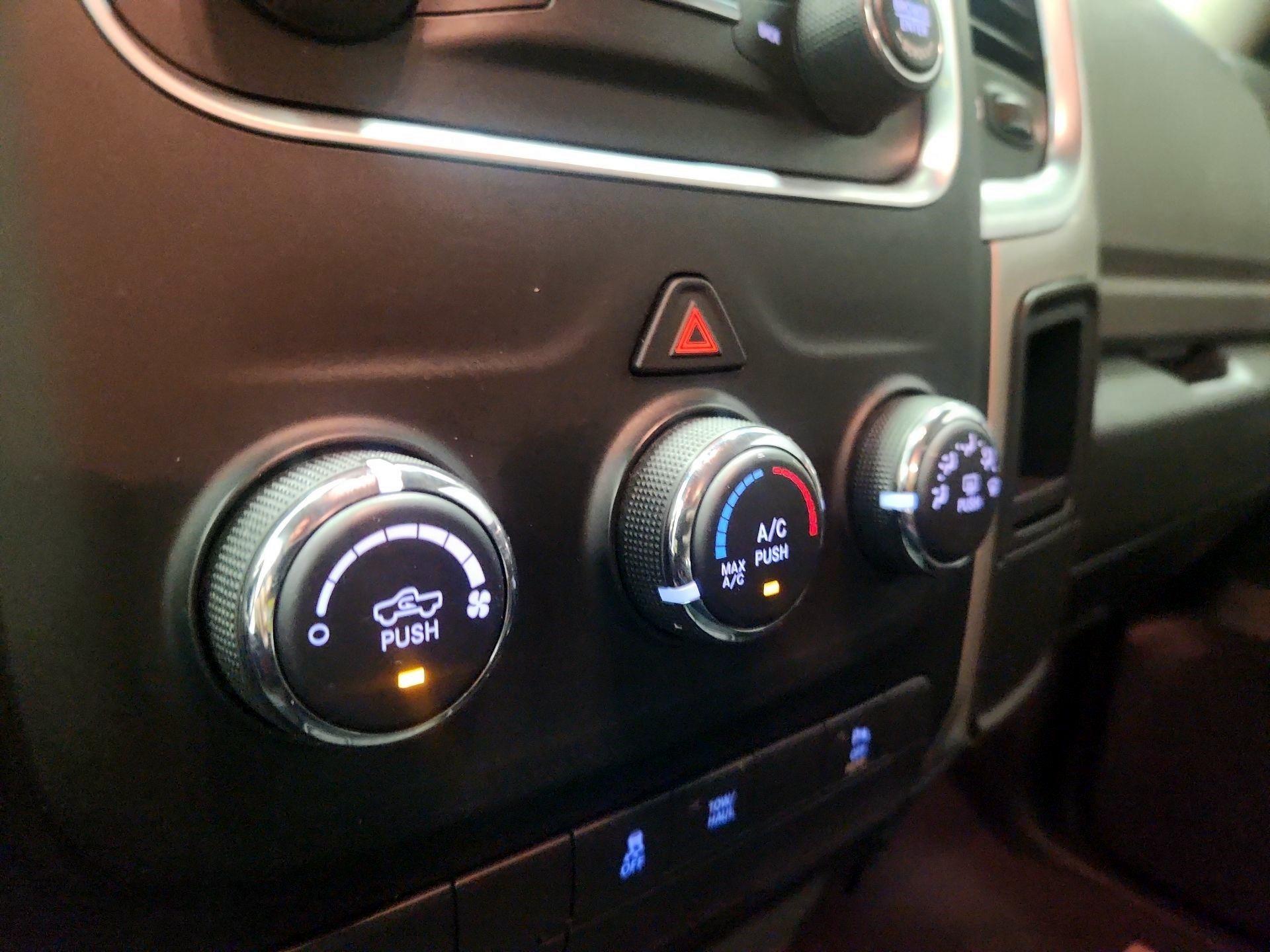 Thumbnail: 2019 RAM 1500 Classic - 16